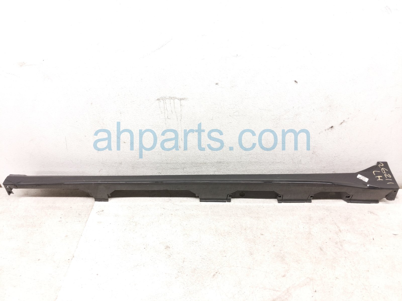 $225 Toyota LH SIDE SKIRT / MOLDING - GREY SE $225 Toyota LH SIDE SKIRT / MOLDING - GREY SE
