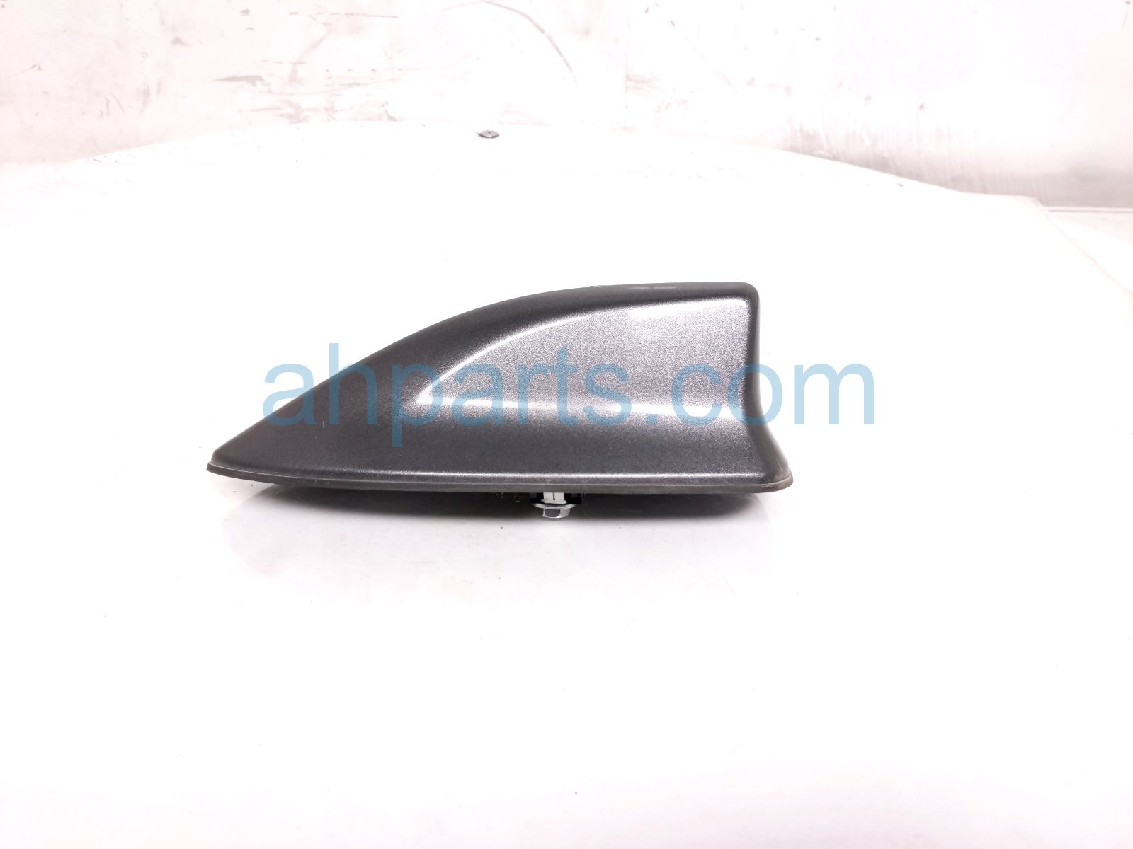 Toyota ANTENNA - ROOF MTD - SHARK FIN GREY