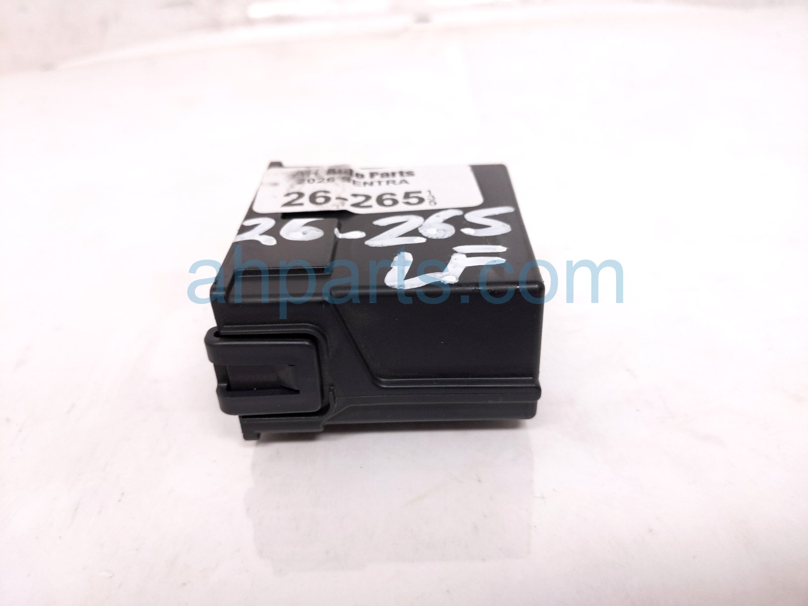 Nissan KEYLESS ENTRY ANTENNA FL