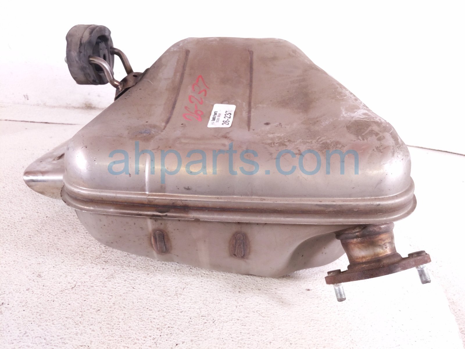 2020 Honda CR V Driver Rear Exhaust Muffler 1.5t Awd 18305 TLA A21 Replacement 2020 Honda CR V Driver Rear Exhaust Muffler 1.5t Awd 18305 TLA A21 Replacement thumbnail