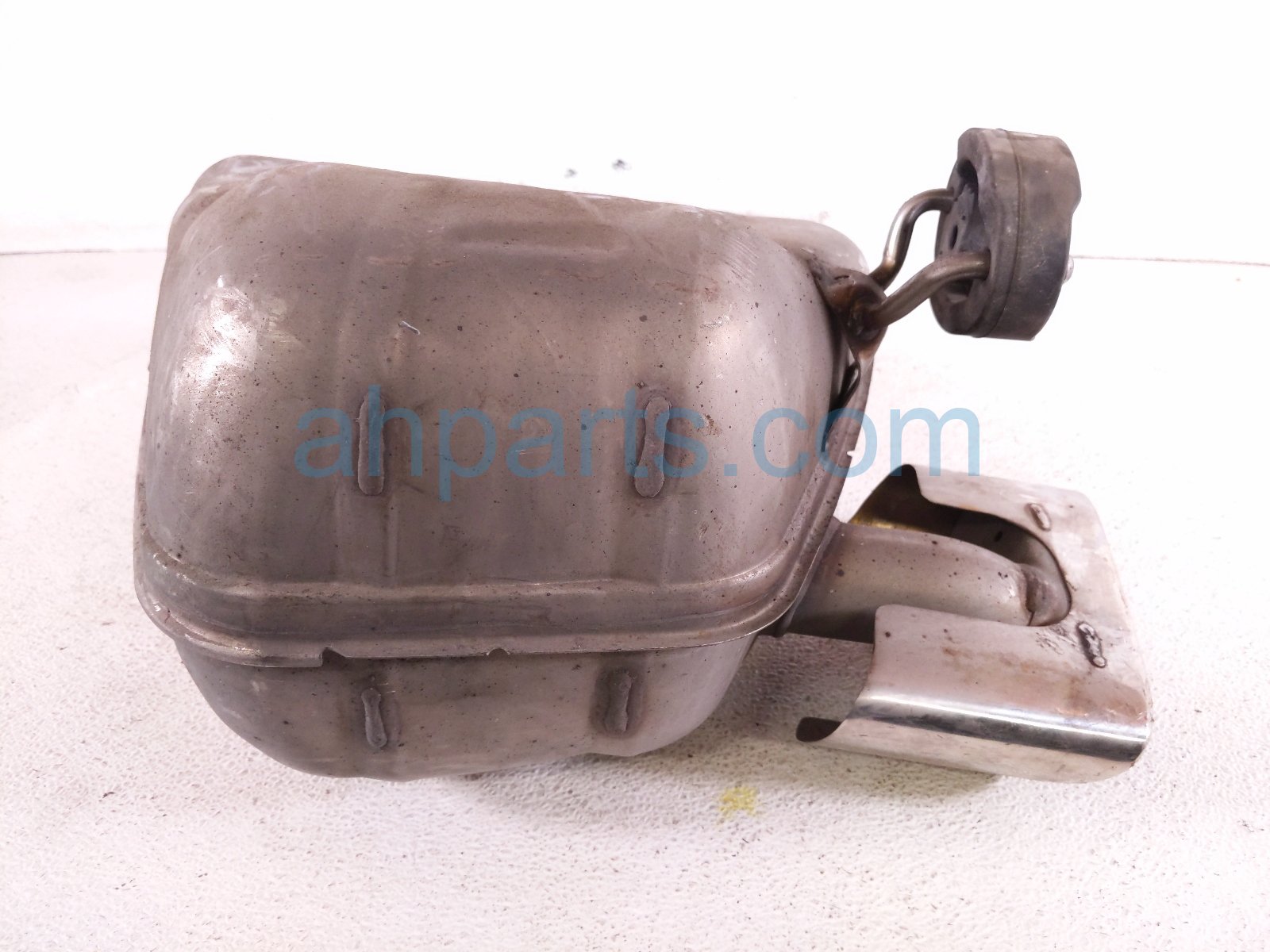 2020 Honda CR V Driver Rear Exhaust Muffler 1.5t Awd 18305 TLA A21 Replacement 2020 Honda CR V Driver Rear Exhaust Muffler 1.5t Awd 18305 TLA A21 Replacement thumbnail
