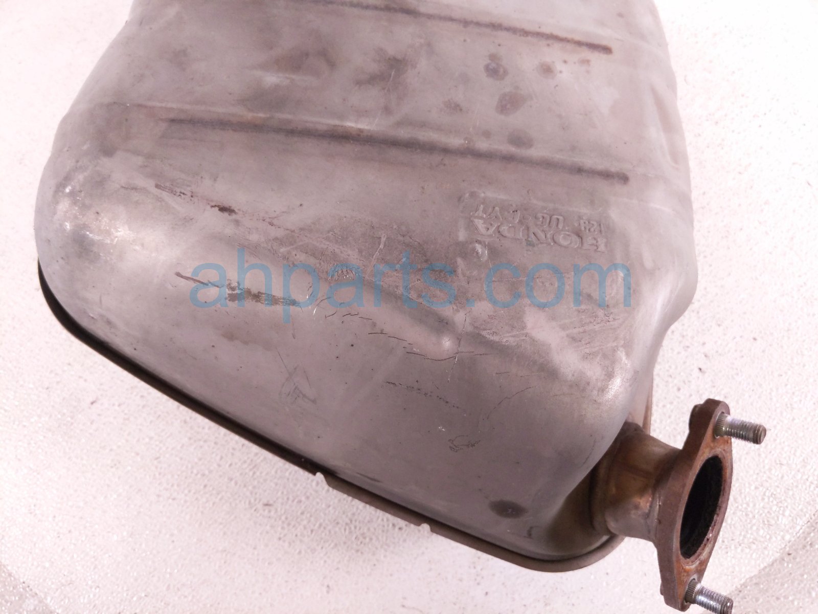 2020 Honda CR V Driver Rear Exhaust Muffler 1.5t Awd 18305 TLA A21 Replacement 2020 Honda CR V Driver Rear Exhaust Muffler 1.5t Awd 18305 TLA A21 Replacement thumbnail