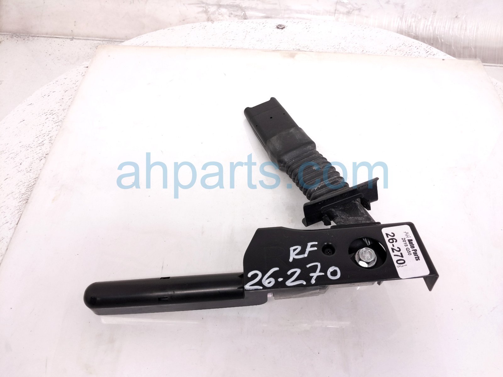 Infiniti FR/RH SEAT BELT PRETENSIONER-BLACK