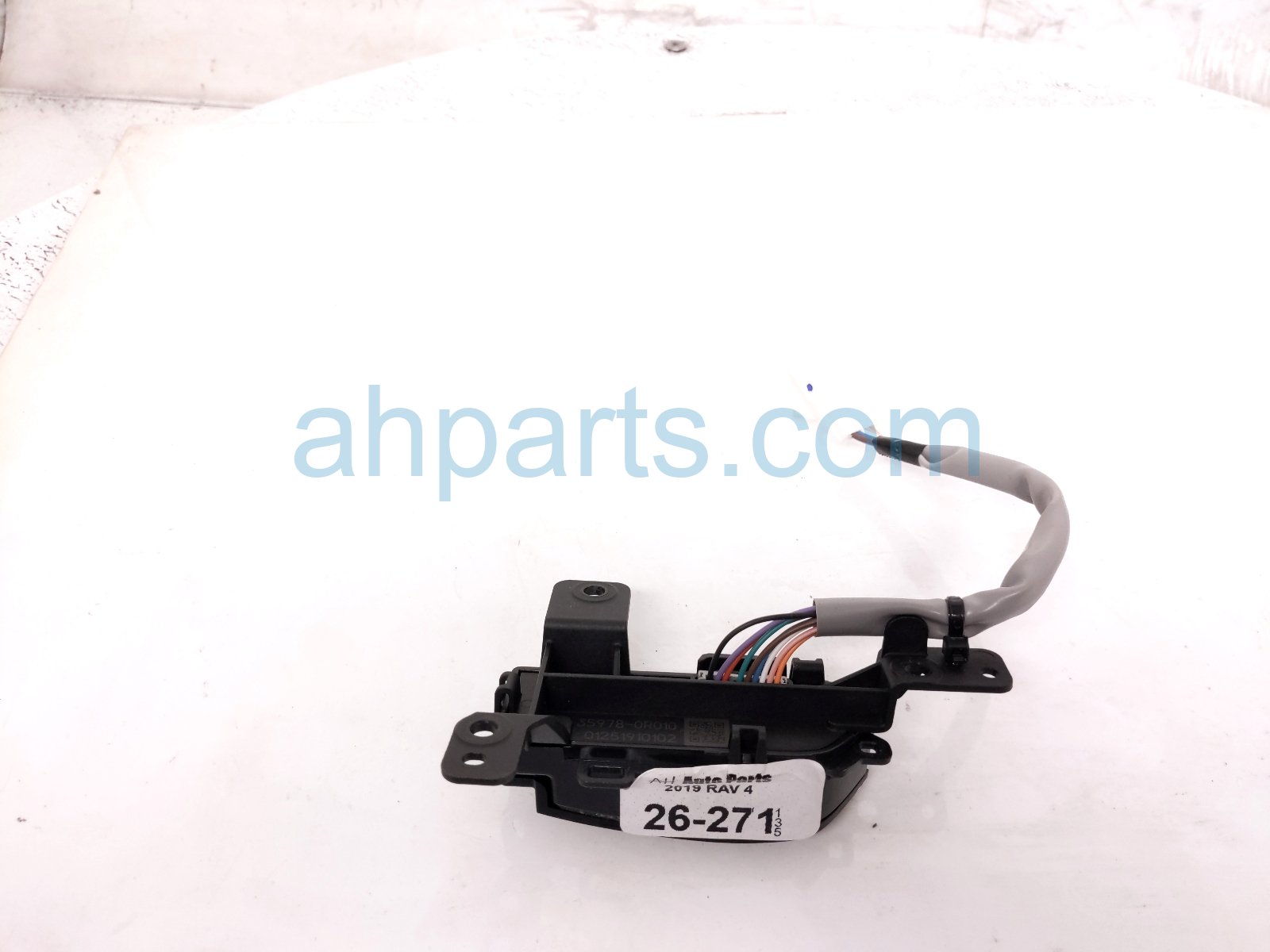 2019 Toyota Rav 4 A/t Shifter Indicator 2.5l Fwd 35978 0R010 Replacement 2019 Toyota Rav 4 A/t Shifter Indicator 2.5l Fwd 35978 0R010 Replacement thumbnail