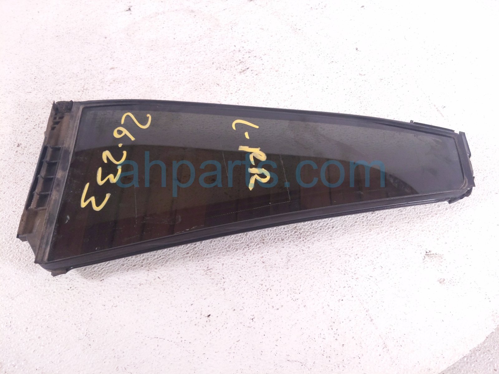 2020 Honda Pilot Rear Driver Door Vent Glass Window 73455 TG7 A00 Replacement 2020 Honda Pilot Rear Driver Door Vent Glass Window 73455 TG7 A00 Replacement thumbnail