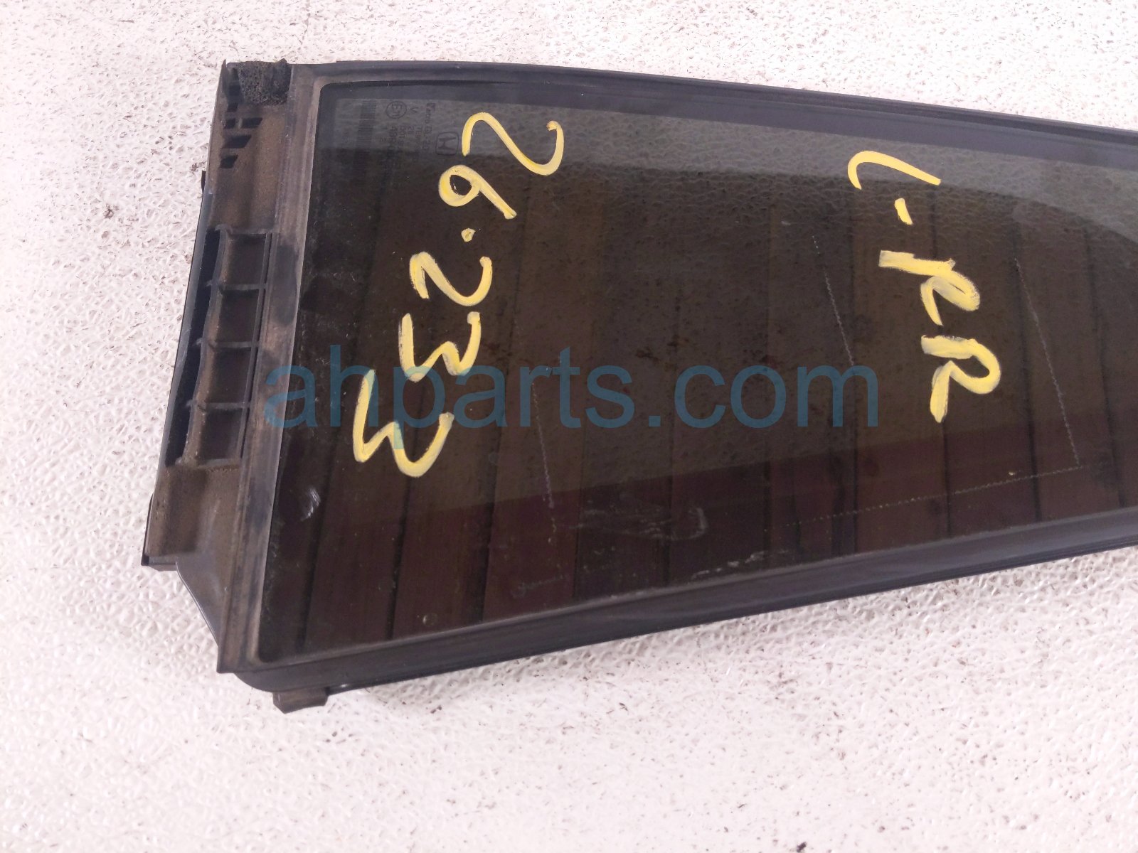 2020 Honda Pilot Rear Driver Door Vent Glass Window 73455 TG7 A00 Replacement 2020 Honda Pilot Rear Driver Door Vent Glass Window 73455 TG7 A00 Replacement thumbnail