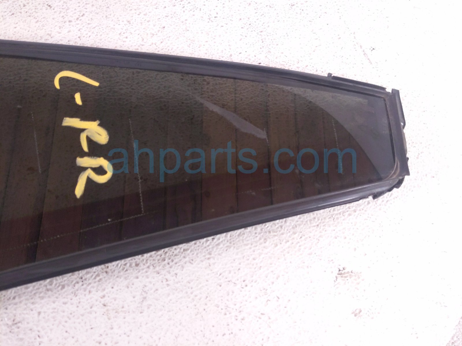 2020 Honda Pilot Rear Driver Door Vent Glass Window 73455 TG7 A00 Replacement 2020 Honda Pilot Rear Driver Door Vent Glass Window 73455 TG7 A00 Replacement thumbnail
