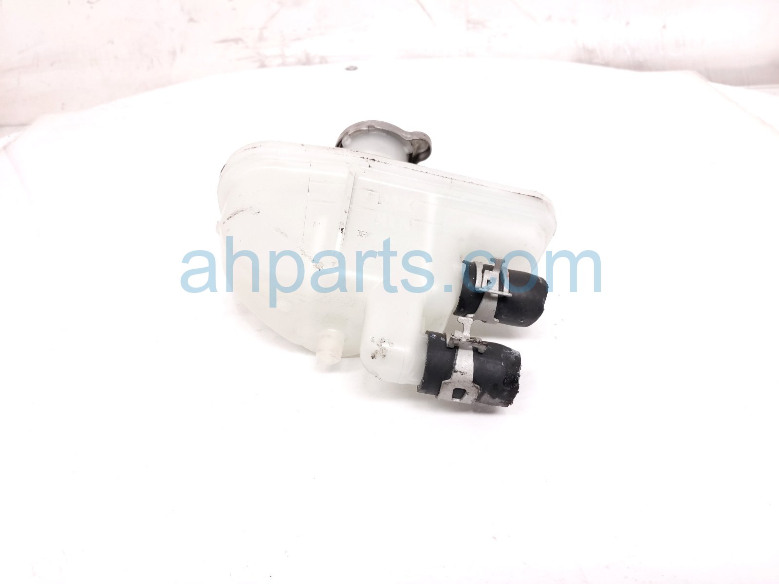 2025 Honda Civic Coolant Overflow Reservoir Tank 1J101 6MA 007 Replacement 2025 Honda Civic Coolant Overflow Reservoir Tank 1J101 6MA 007 Replacement thumbnail
