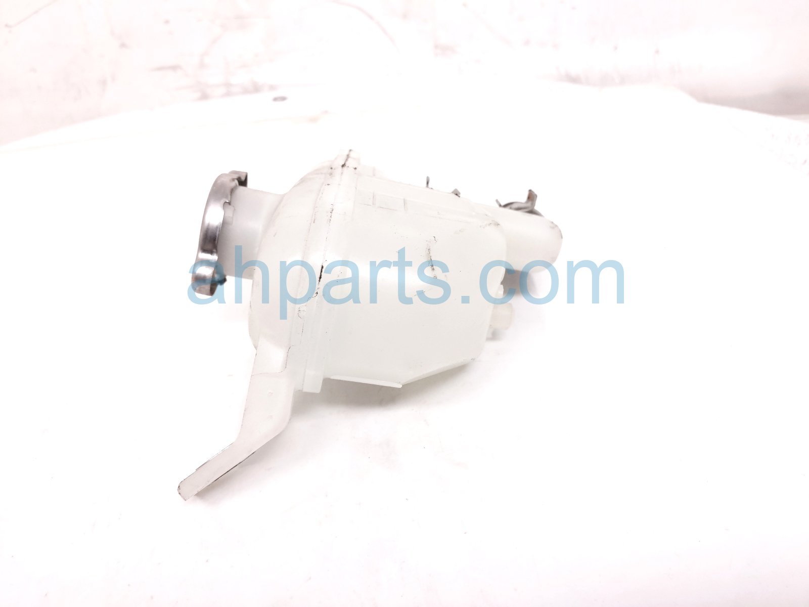 2025 Honda Civic Coolant Overflow Reservoir Tank 1J101 6MA 007 Replacement 2025 Honda Civic Coolant Overflow Reservoir Tank 1J101 6MA 007 Replacement thumbnail