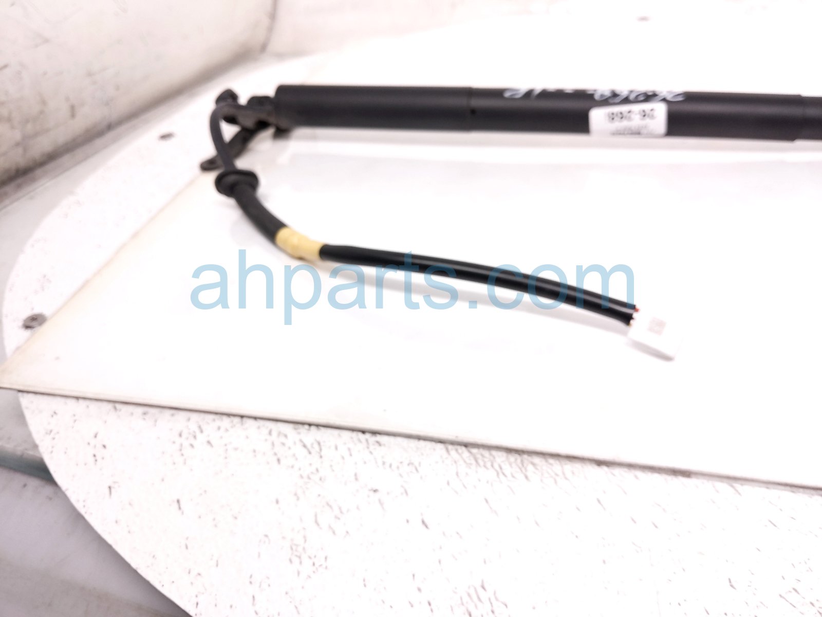2024 Toyota Rav 4 Rear Driver Power Liftgate Strut Actuator 68920 0R130 Replacement 2024 Toyota Rav 4 Rear Driver Power Liftgate Strut Actuator 68920 0R130 Replacement thumbnail