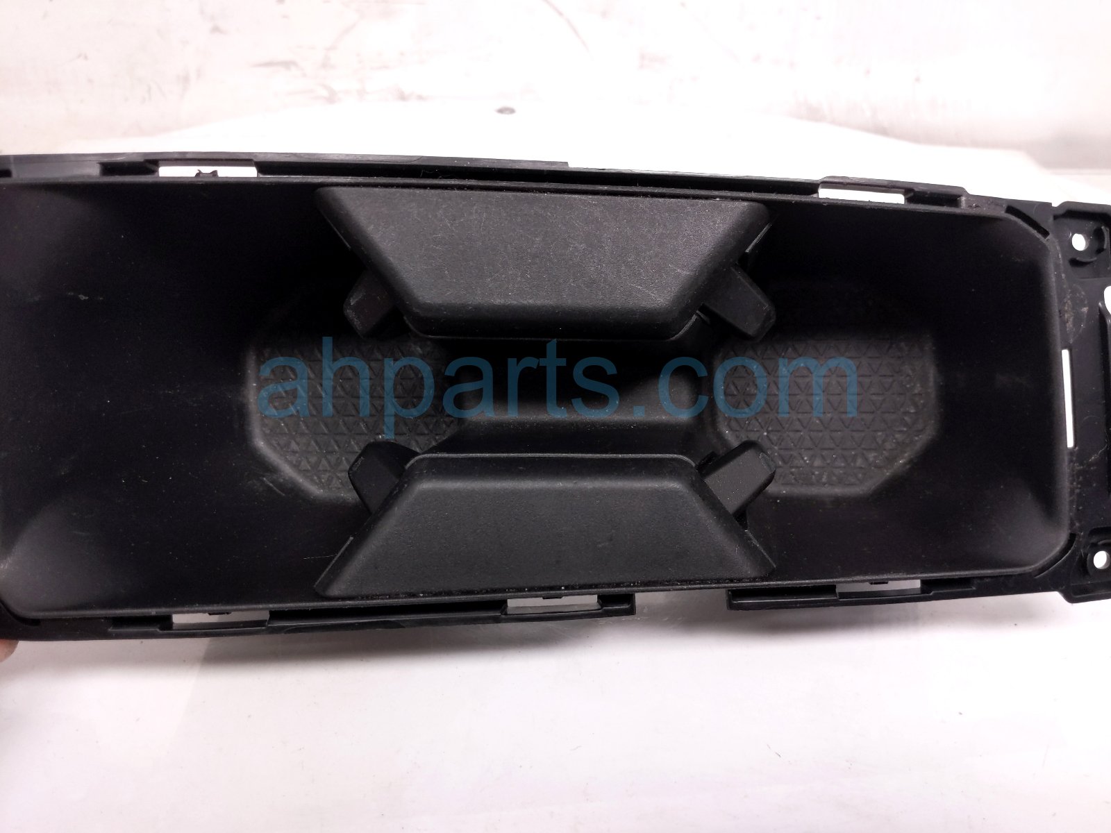 Honda CENTER CONSOLE CUP HOLDER ASSY - BLK