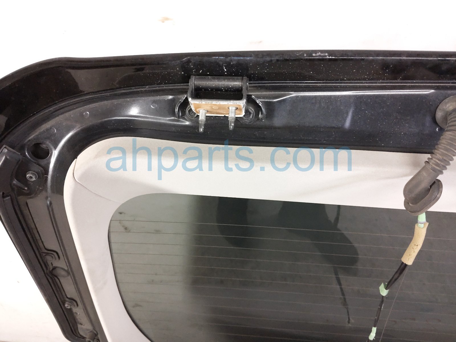 2006 Lexus Rx400h Deck Trunk Lid Lift Gate / Tail Gate Grey 67005 48301 Replacement 2006 Lexus Rx400h Deck Trunk Lid Lift Gate / Tail Gate Grey 67005 48301 Replacement thumbnail