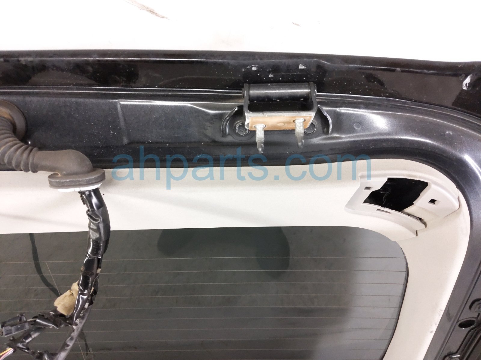 2006 Lexus Rx400h Deck Trunk Lid Lift Gate / Tail Gate Grey 67005 48301 Replacement 2006 Lexus Rx400h Deck Trunk Lid Lift Gate / Tail Gate Grey 67005 48301 Replacement thumbnail