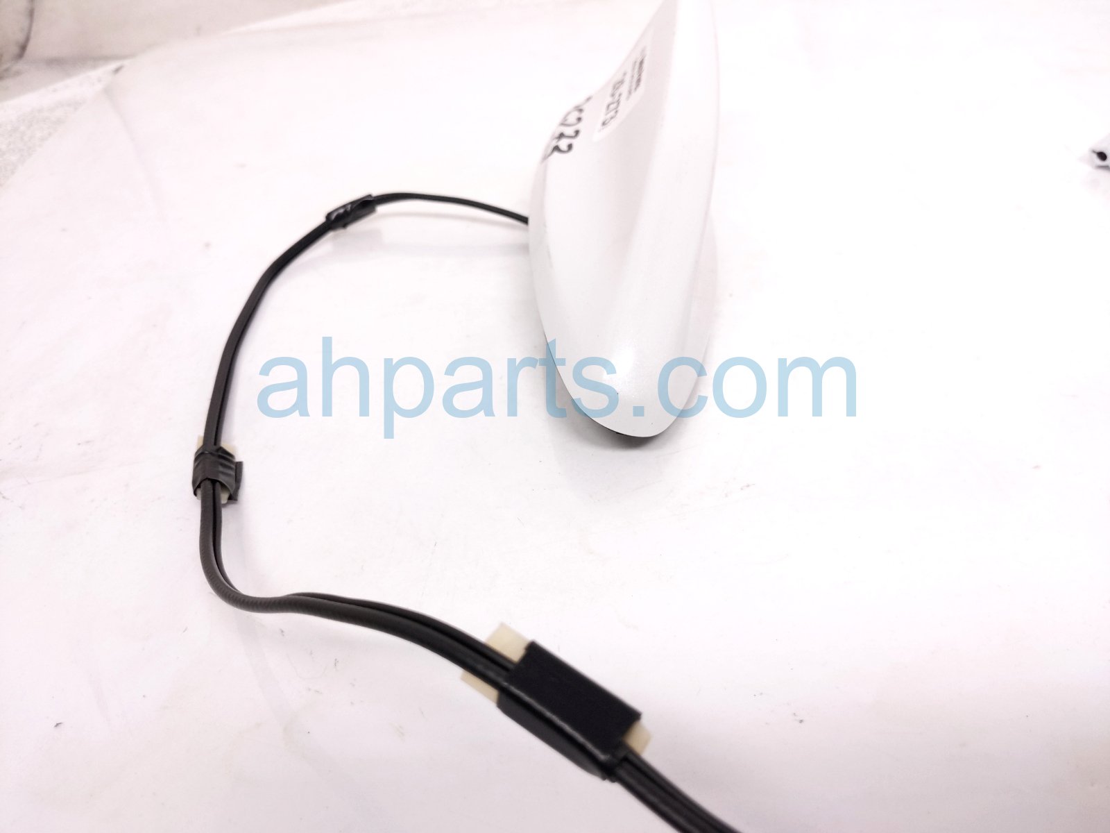 2024 Honda Accord Roof Antenna White 8A150 30A A11ZD Replacement 2024 Honda Accord Roof Antenna White 8A150 30A A11ZD Replacement thumbnail