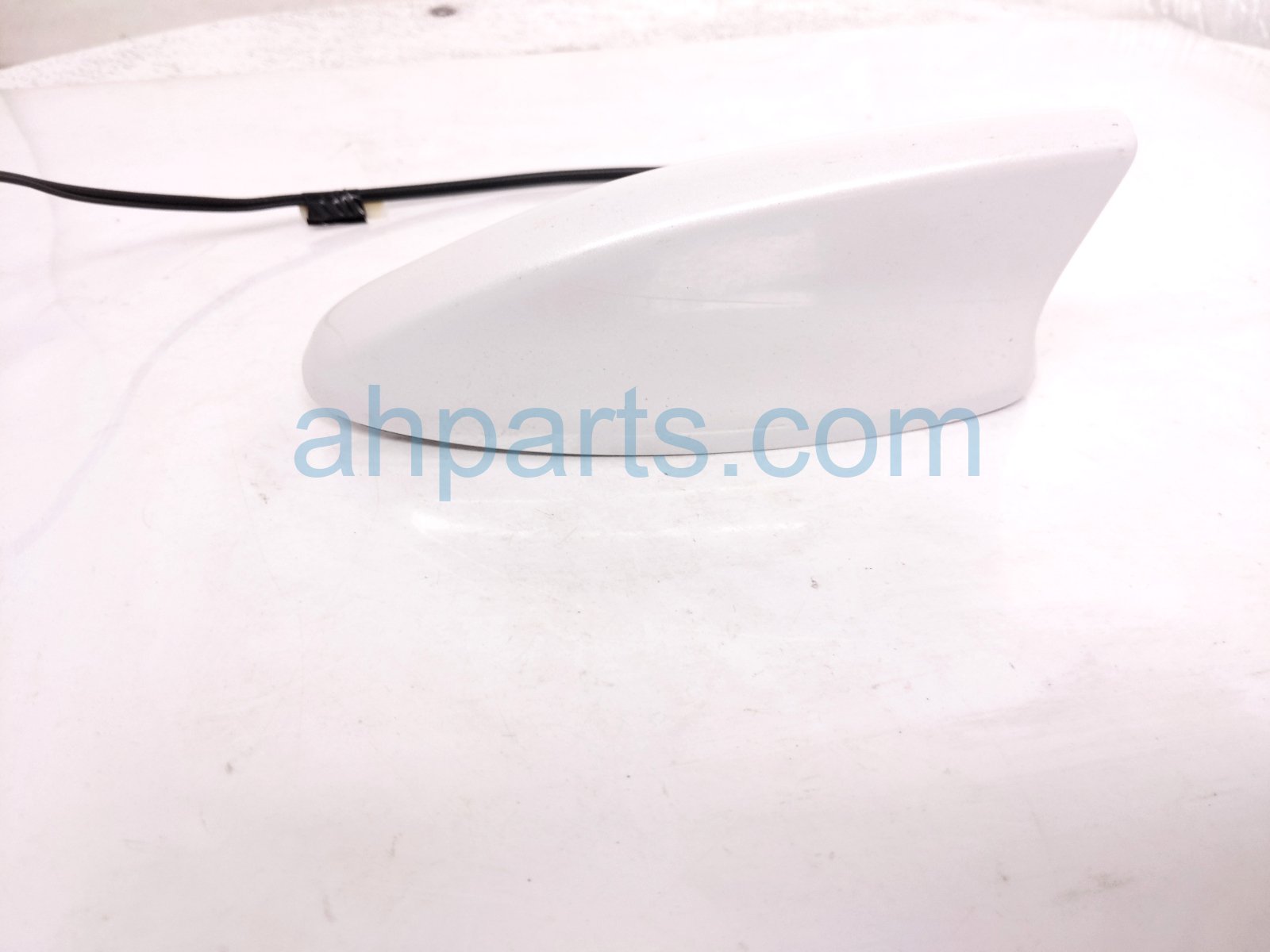2024 Honda Accord Roof Antenna White 8A150 30A A11ZD Replacement 2024 Honda Accord Roof Antenna White 8A150 30A A11ZD Replacement thumbnail