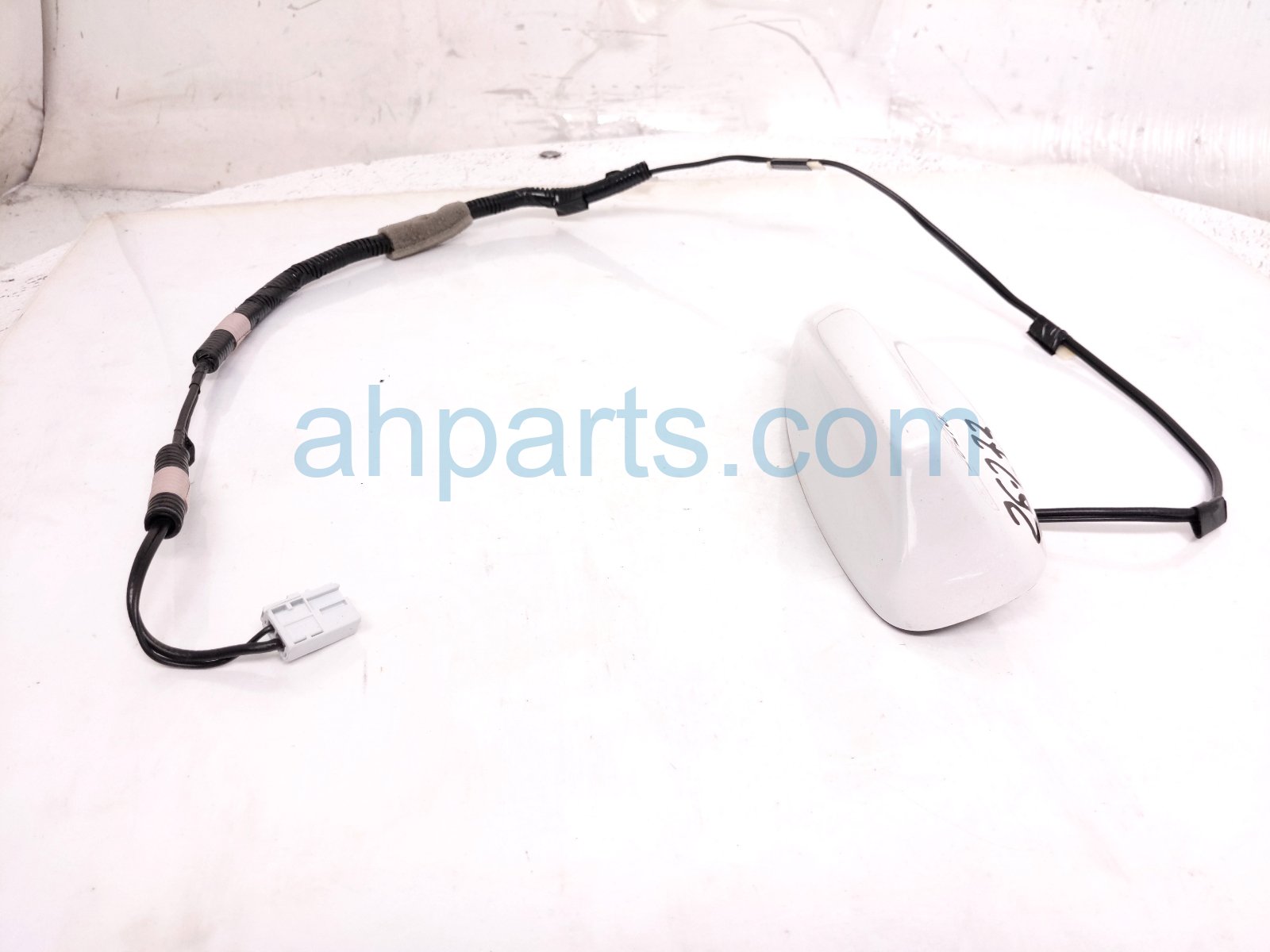 2024 Honda Accord Roof Antenna White 8A150 30A A11ZD Replacement 2024 Honda Accord Roof Antenna White 8A150 30A A11ZD Replacement thumbnail