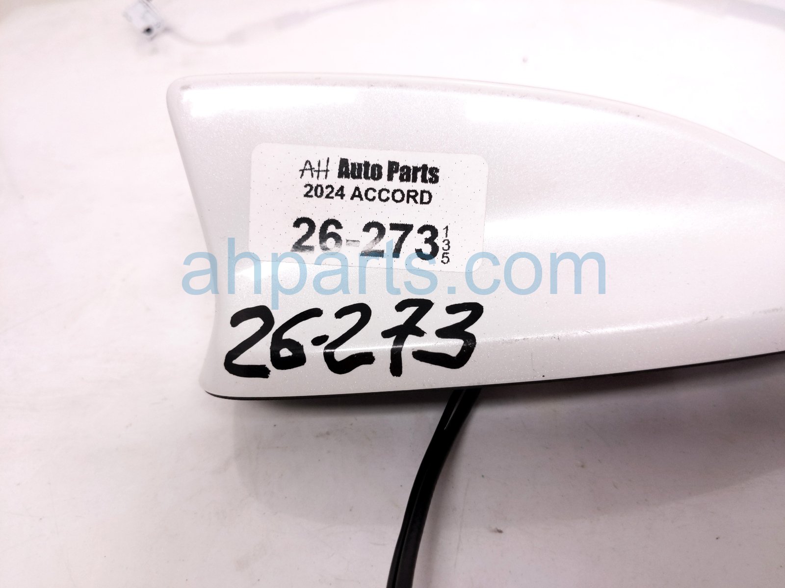 2024 Honda Accord Roof Antenna White 8A150 30A A11ZD Replacement 2024 Honda Accord Roof Antenna White 8A150 30A A11ZD Replacement thumbnail