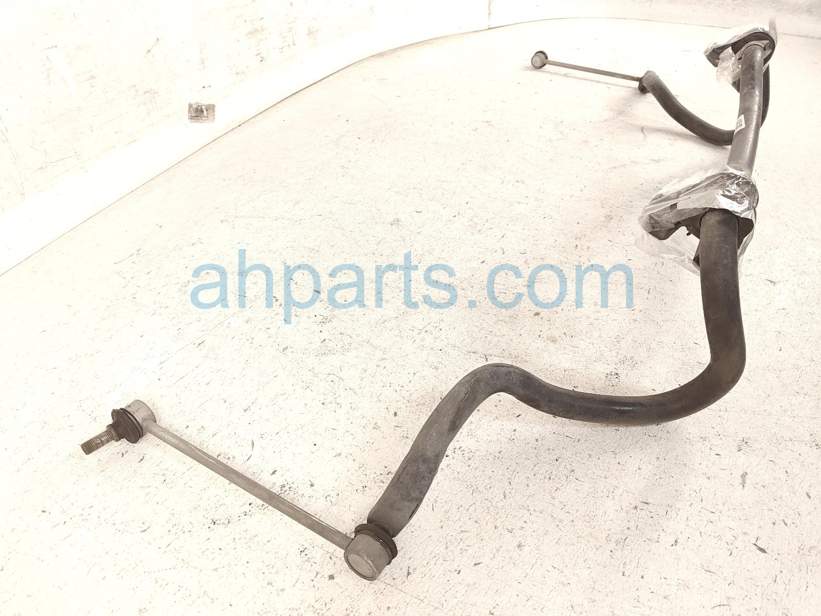 2015 Lexus Rx450h Front Stabilizer / Sway Bar W/links 48811 48120 Replacement 2015 Lexus Rx450h Front Stabilizer / Sway Bar W/links 48811 48120 Replacement thumbnail