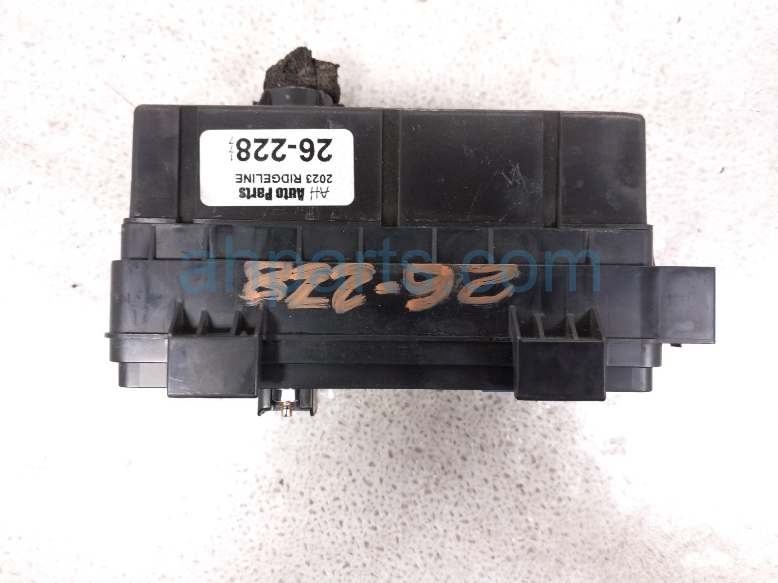 Honda ENGINE ROOM FUSE BOX - 3.5L AWD