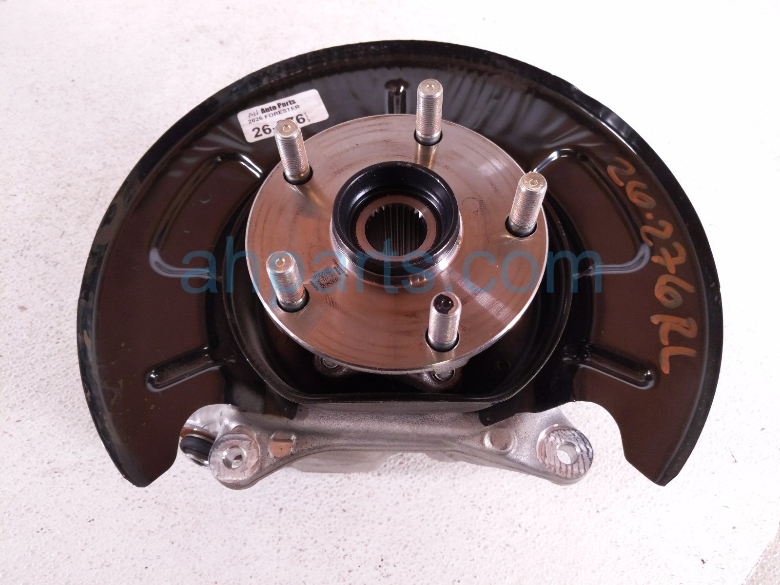Subaru RR/LH SPINDLE KNUCKLE HUB