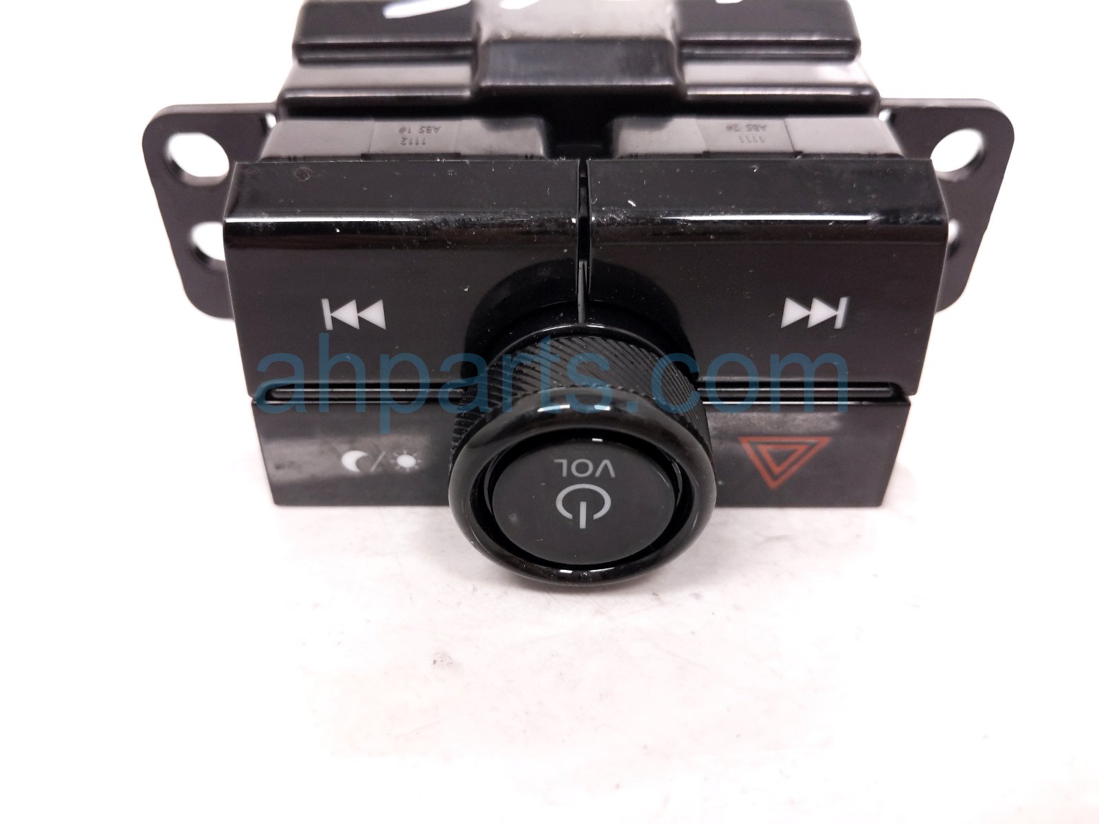 2026 Nissan Sentra Radio Volume Hazard Switch 25391 7SF0A Replacement 2026 Nissan Sentra Radio Volume Hazard Switch 25391 7SF0A Replacement thumbnail