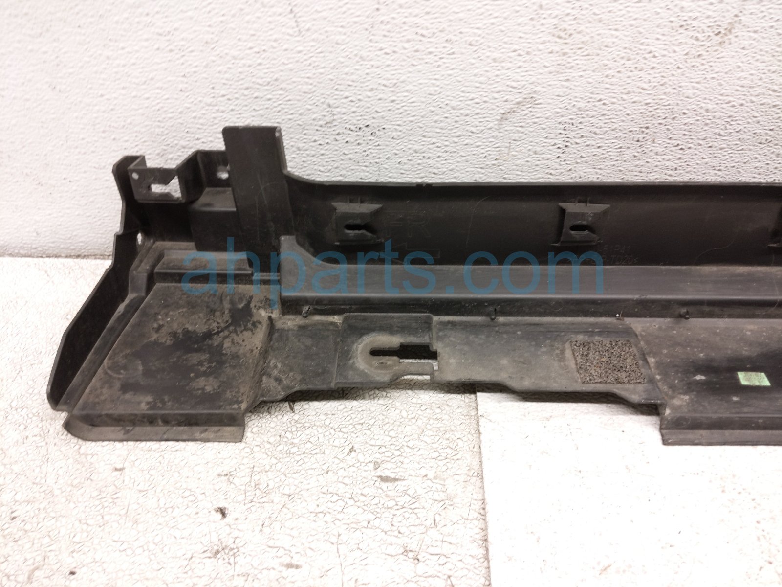 2024 Mazda Cx 50 Rocker Trim Passenger Side Skirt / Molding Beige/tan VA40 68 83XC 02 Replacement 2024 Mazda Cx 50 Rocker Trim Passenger Side Skirt / Molding Beige/tan VA40 68 83XC 02 Replacement thumbnail