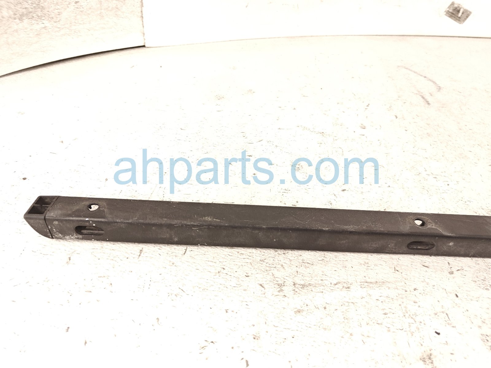 2024 Toyota Tacoma Front Headboard Bed Rail 65409 AK010 Replacement 2024 Toyota Tacoma Front Headboard Bed Rail 65409 AK010 Replacement thumbnail