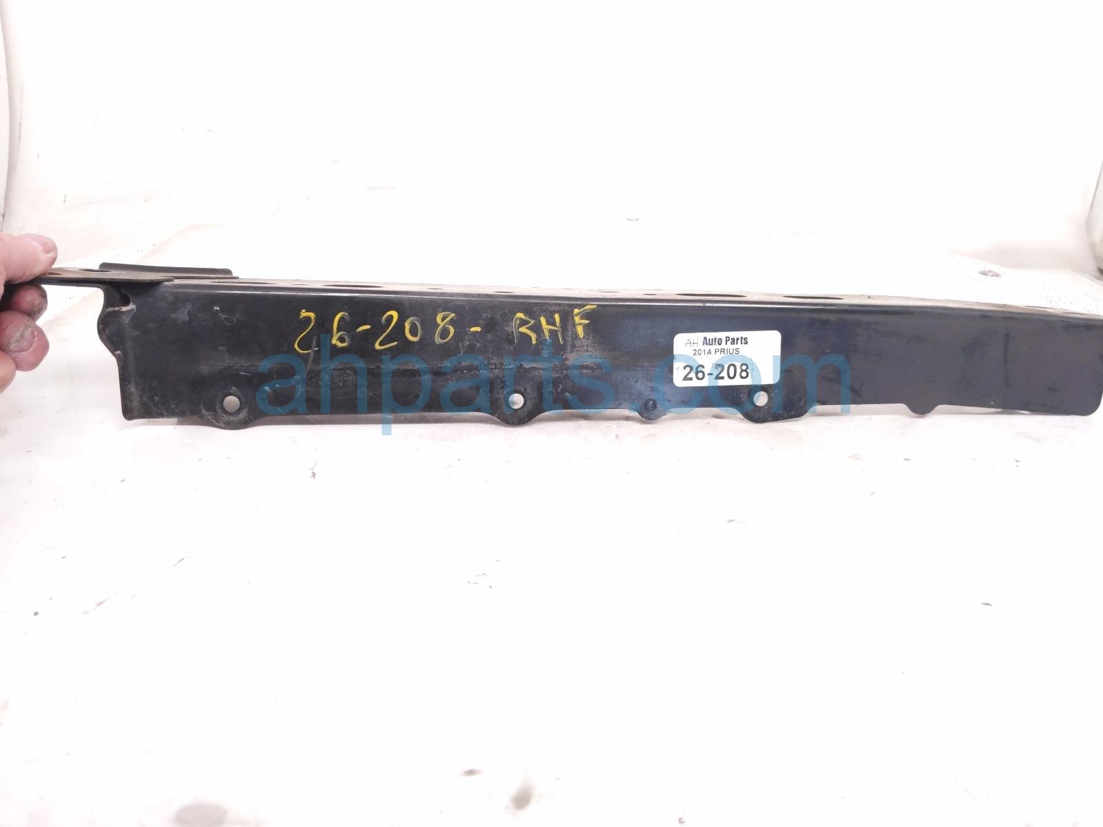 Toyota FR/RH SUB FRAME SIDE BRACKET