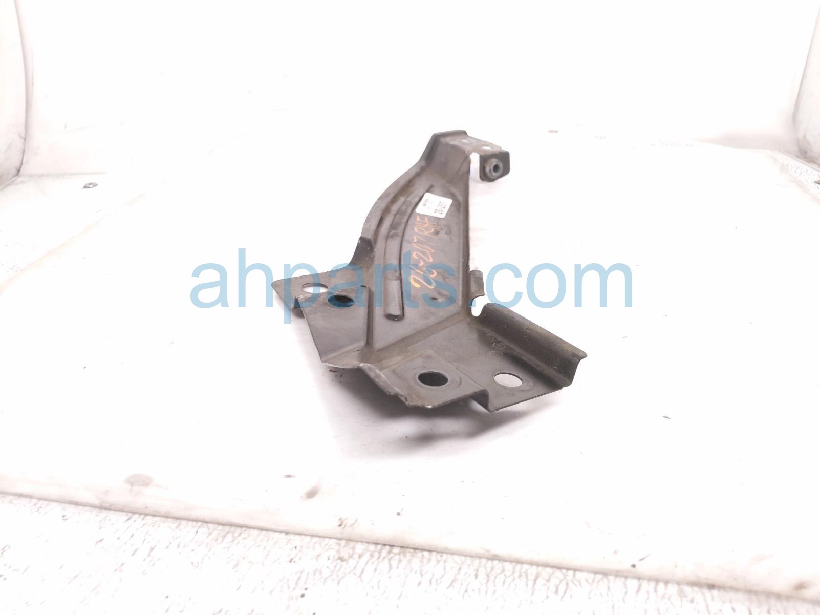 2023 Volkswagen Taos Front Passenger Headlight Mount Bracket 2GJ 805 932 A Replacement 2023 Volkswagen Taos Front Passenger Headlight Mount Bracket 2GJ 805 932 A Replacement thumbnail