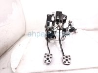 Subaru BRAKE + CLUTCH PEDAL ASSY - 2.4L M.T Subaru BRAKE + CLUTCH PEDAL ASSY - 2.4L M.T