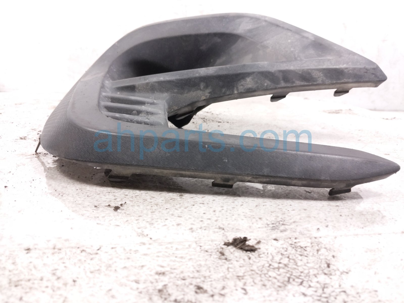 2024 Subaru Legacy Front Driver Fog Lamp Bezel Grille blk 57731AN35A Replacement 2024 Subaru Legacy Front Driver Fog Lamp Bezel Grille blk 57731AN35A Replacement thumbnail