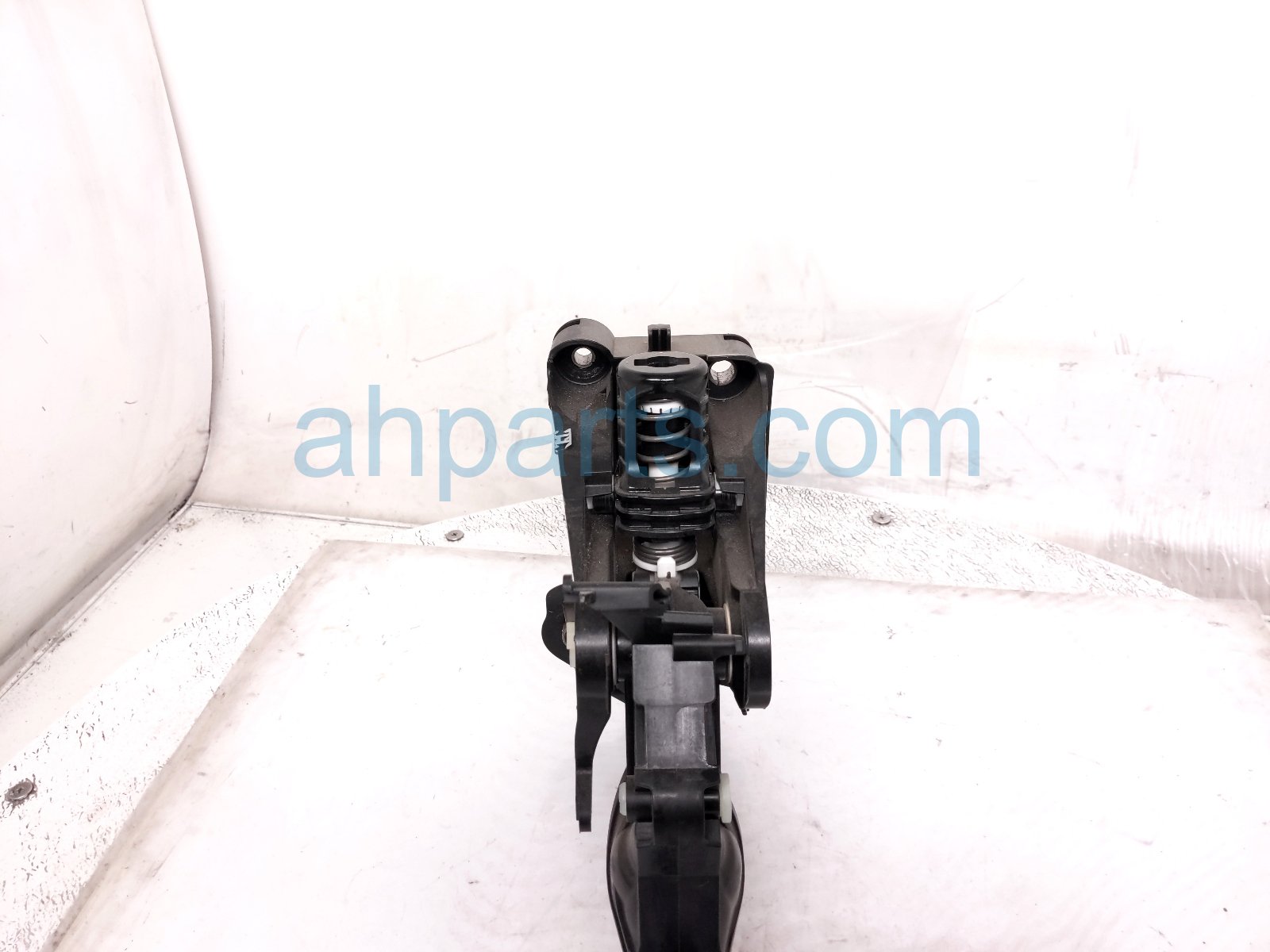 2023 Volkswagen Golf Gti Clutch Pedal Assy 2.0t Mt 5Q1721059HM Replacement 2023 Volkswagen Golf Gti Clutch Pedal Assy 2.0t Mt 5Q1721059HM Replacement thumbnail