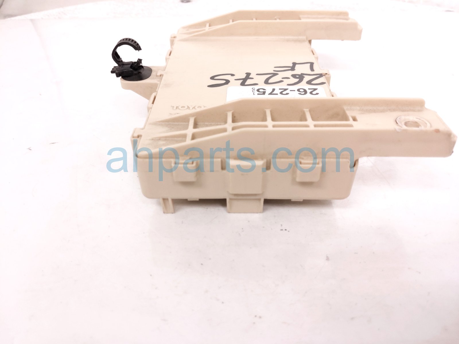 2006 Lexus Rx400h Driver Junction Block Fuse Box 82671 48010 Replacement 2006 Lexus Rx400h Driver Junction Block Fuse Box 82671 48010 Replacement thumbnail