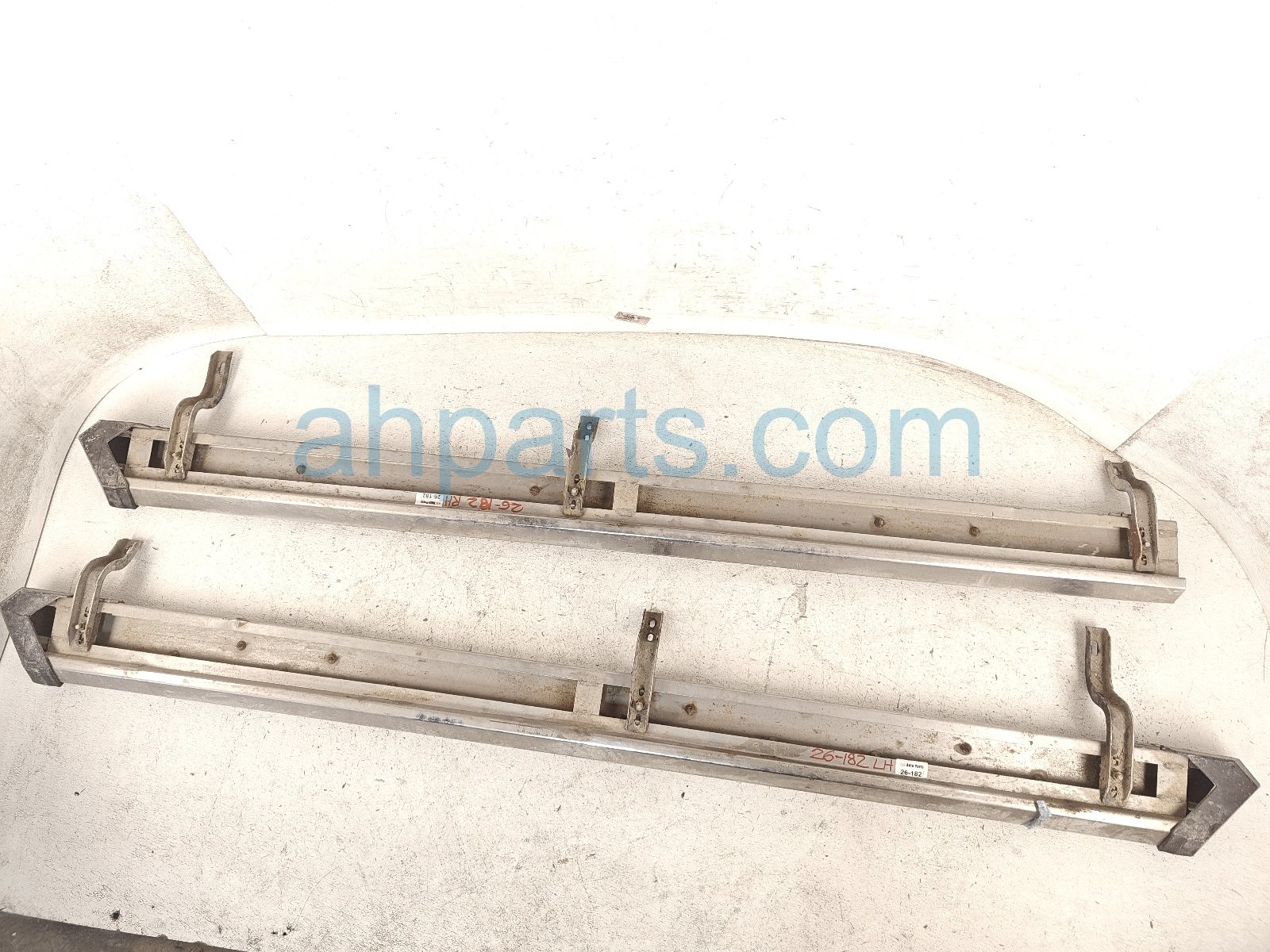 2018 Toyota Tacoma Driver & Passenger Running Board Silver Crew PT925 35160 RH Replacement 2018 Toyota Tacoma Driver & Passenger Running Board Silver Crew PT925 35160 RH Replacement thumbnail