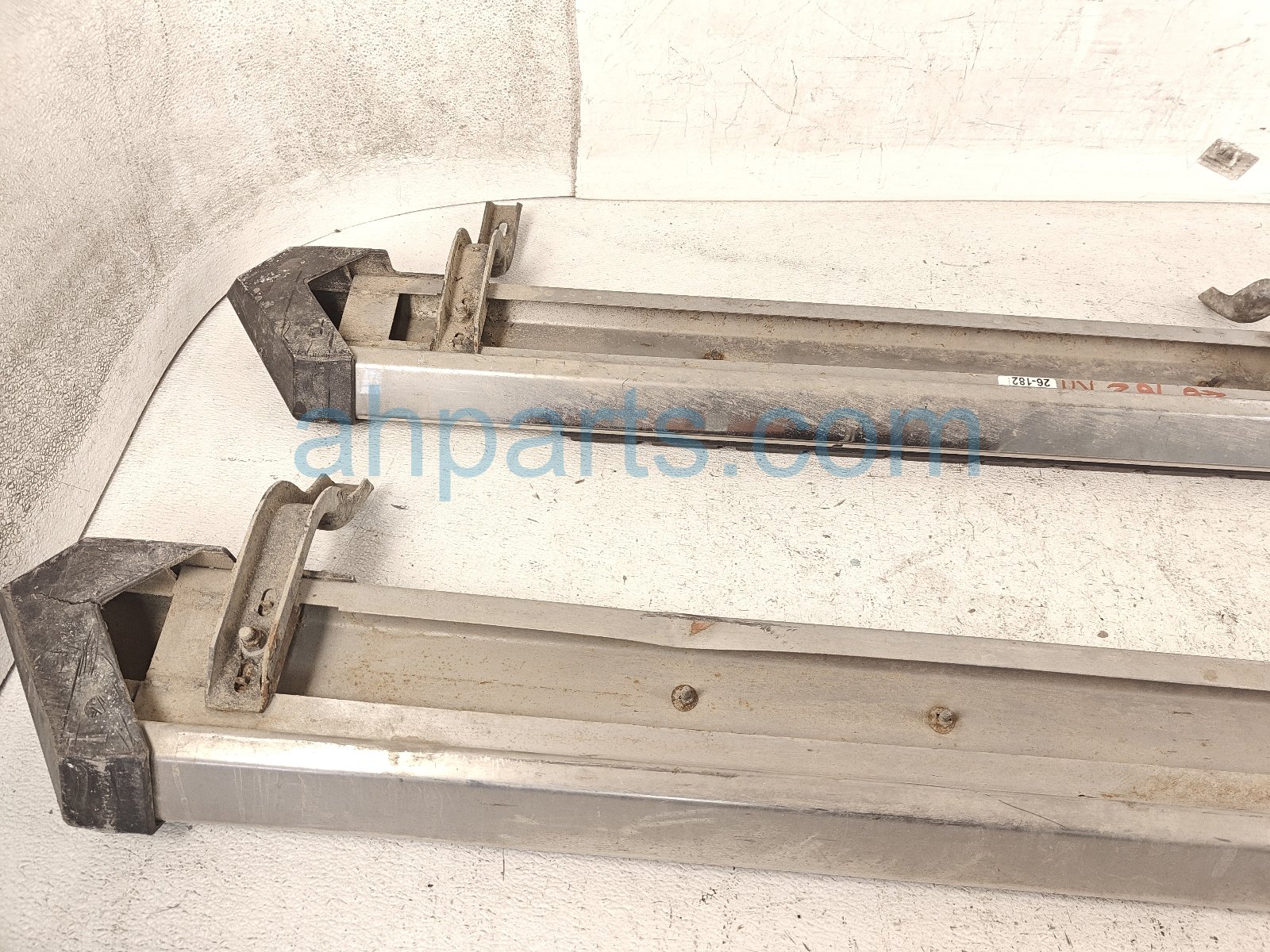 2018 Toyota Tacoma Driver & Passenger Running Board Silver Crew PT925 35160 RH Replacement 2018 Toyota Tacoma Driver & Passenger Running Board Silver Crew PT925 35160 RH Replacement thumbnail