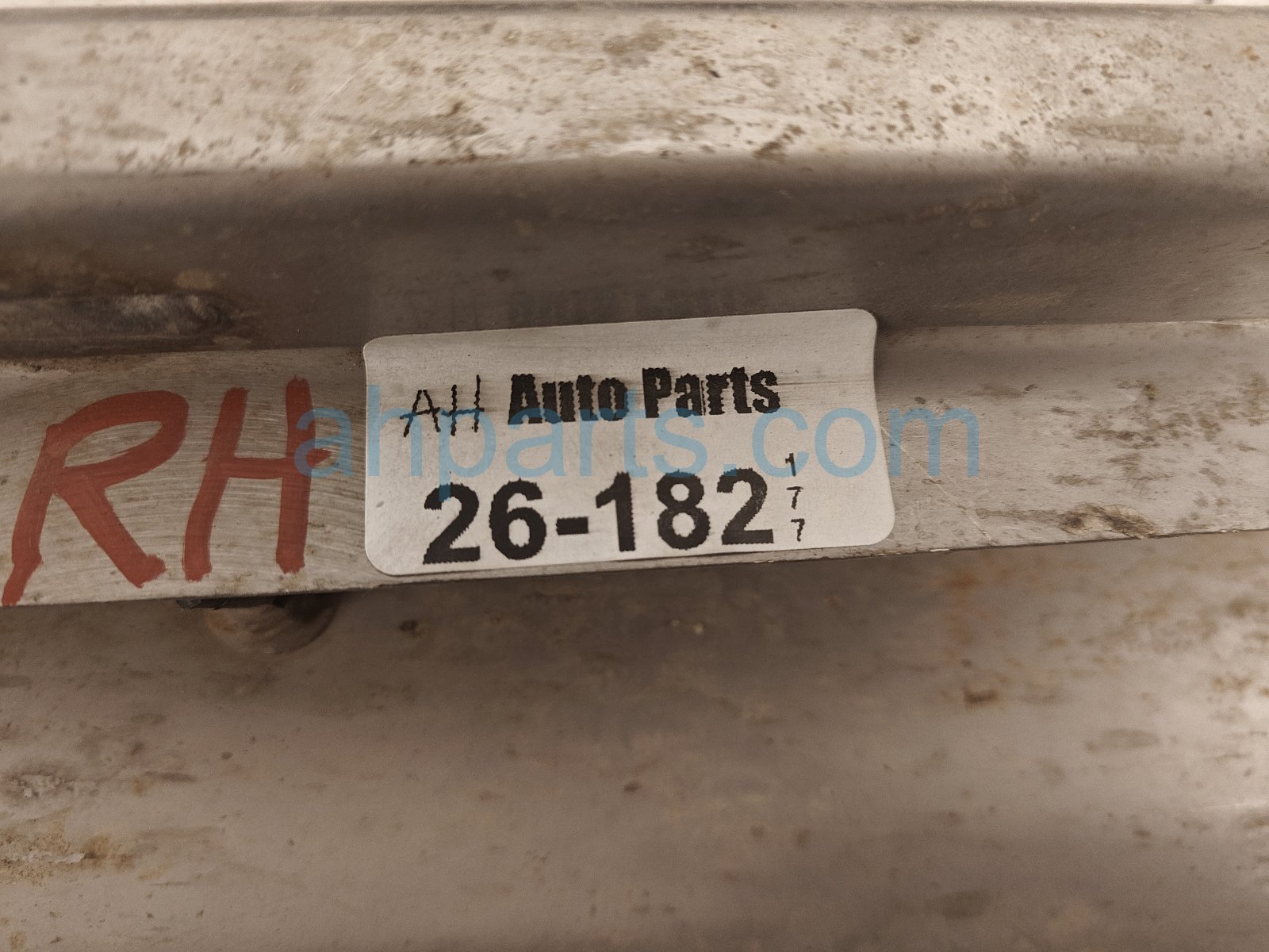 2018 Toyota Tacoma Driver & Passenger Running Board Silver Crew PT925 35160 RH Replacement 2018 Toyota Tacoma Driver & Passenger Running Board Silver Crew PT925 35160 RH Replacement thumbnail