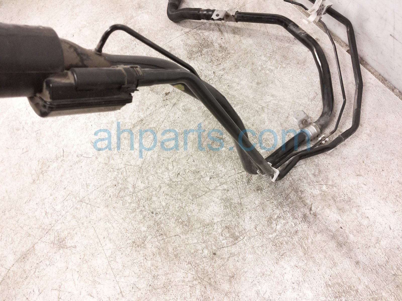 2021 Toyota Highlander Gas / Fuel Filler Neck 2.5l Awd 77201 0E170 Replacement 2021 Toyota Highlander Gas / Fuel Filler Neck 2.5l Awd 77201 0E170 Replacement thumbnail