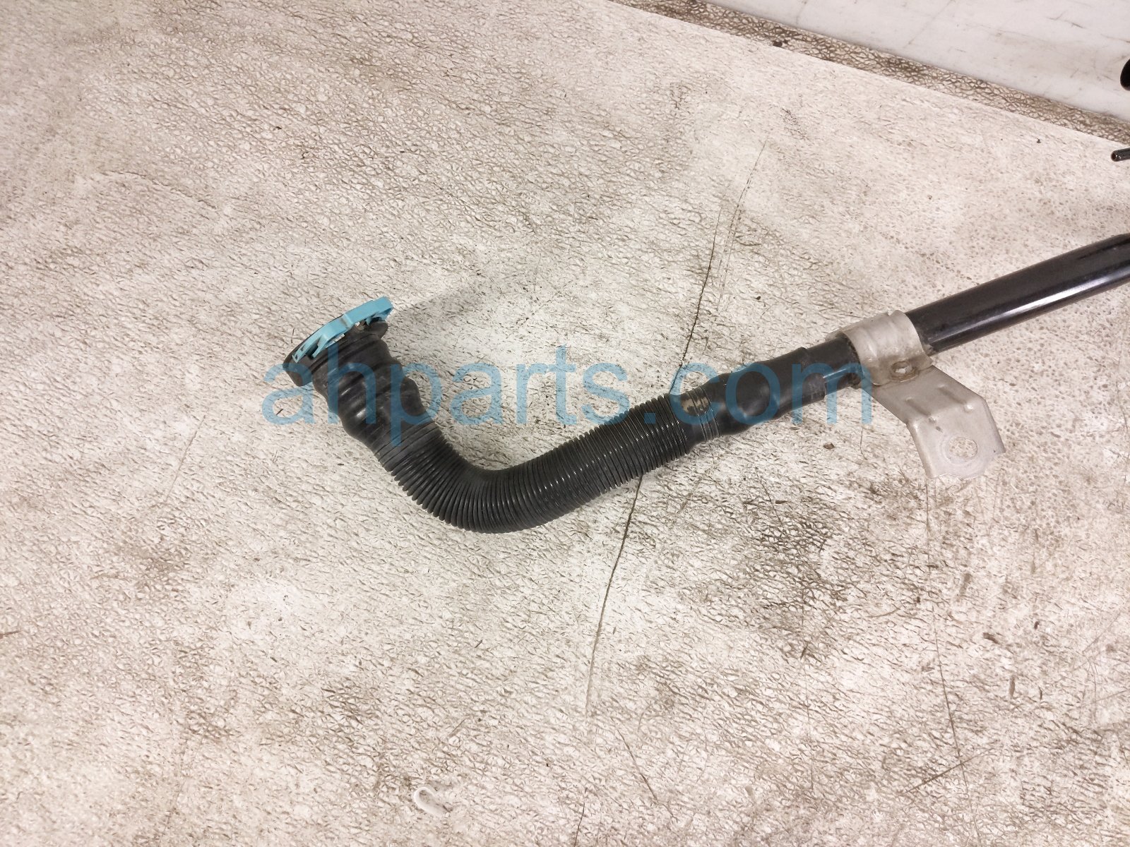 2021 Toyota Highlander Gas / Fuel Filler Neck 2.5l Awd 77201 0E170 Replacement 2021 Toyota Highlander Gas / Fuel Filler Neck 2.5l Awd 77201 0E170 Replacement thumbnail