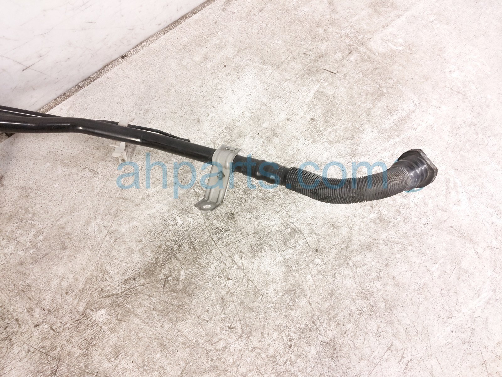 2021 Toyota Highlander Gas / Fuel Filler Neck 2.5l Awd 77201 0E170 Replacement 2021 Toyota Highlander Gas / Fuel Filler Neck 2.5l Awd 77201 0E170 Replacement thumbnail