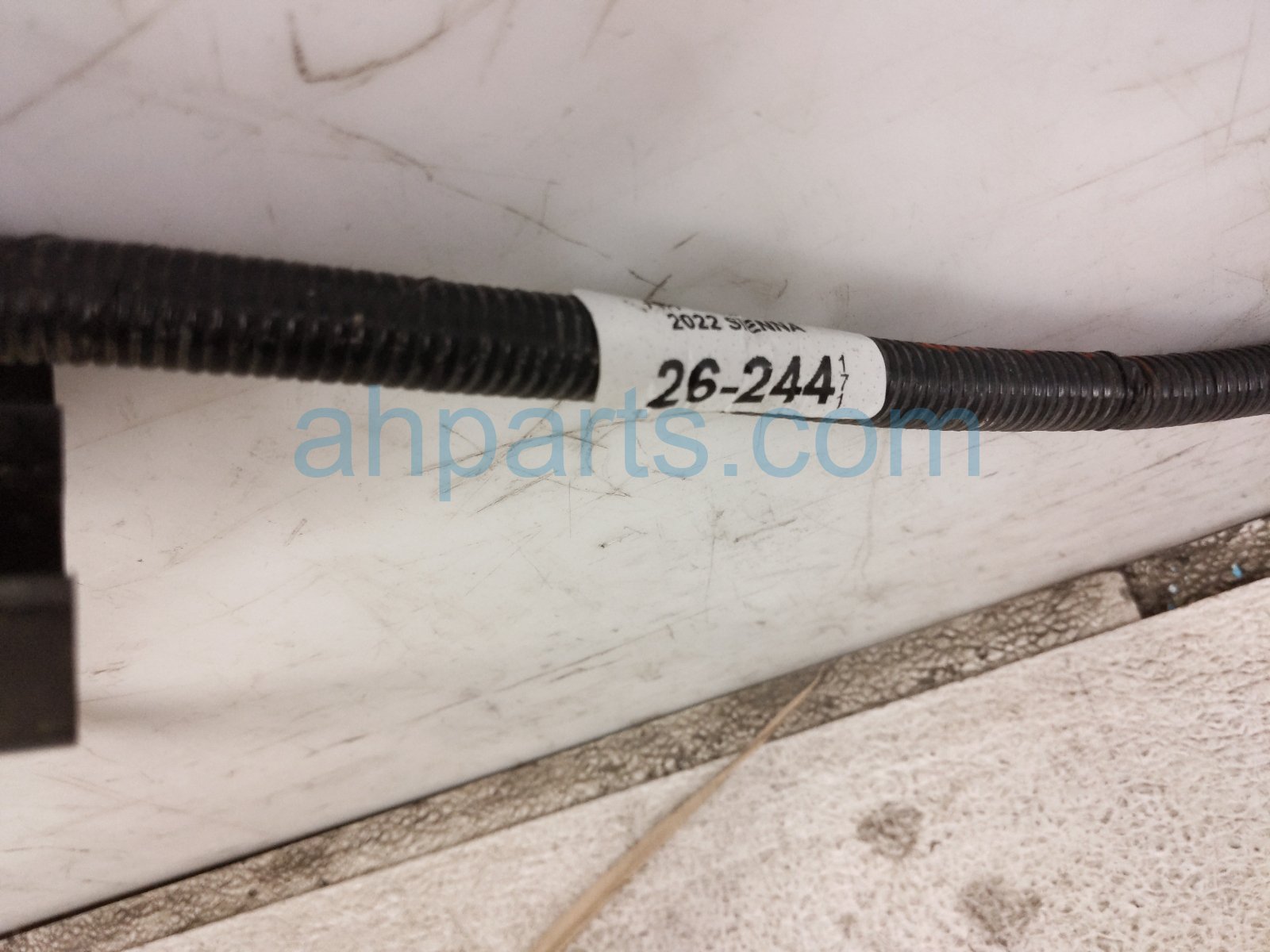 2022 Toyota Sienna Fuel Gauge Wire Harness lh 82412 08090 Replacement 2022 Toyota Sienna Fuel Gauge Wire Harness lh 82412 08090 Replacement thumbnail