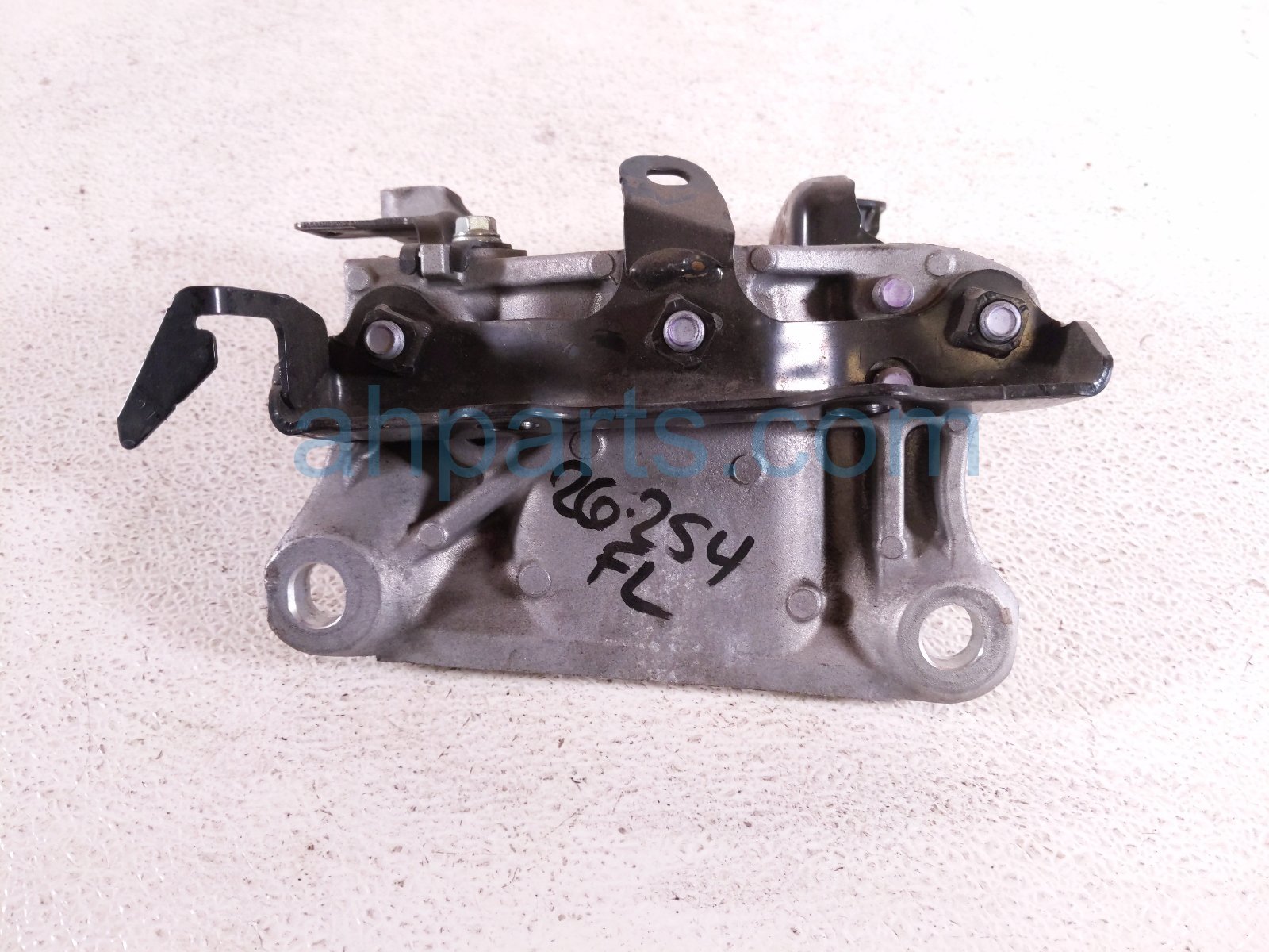 2019 Toyota Rav 4 Engine/motor Driver Engine Mount Bracket 2.5l Fwd 12304 25010 Replacement 2019 Toyota Rav 4 Engine/motor Driver Engine Mount Bracket 2.5l Fwd 12304 25010 Replacement thumbnail