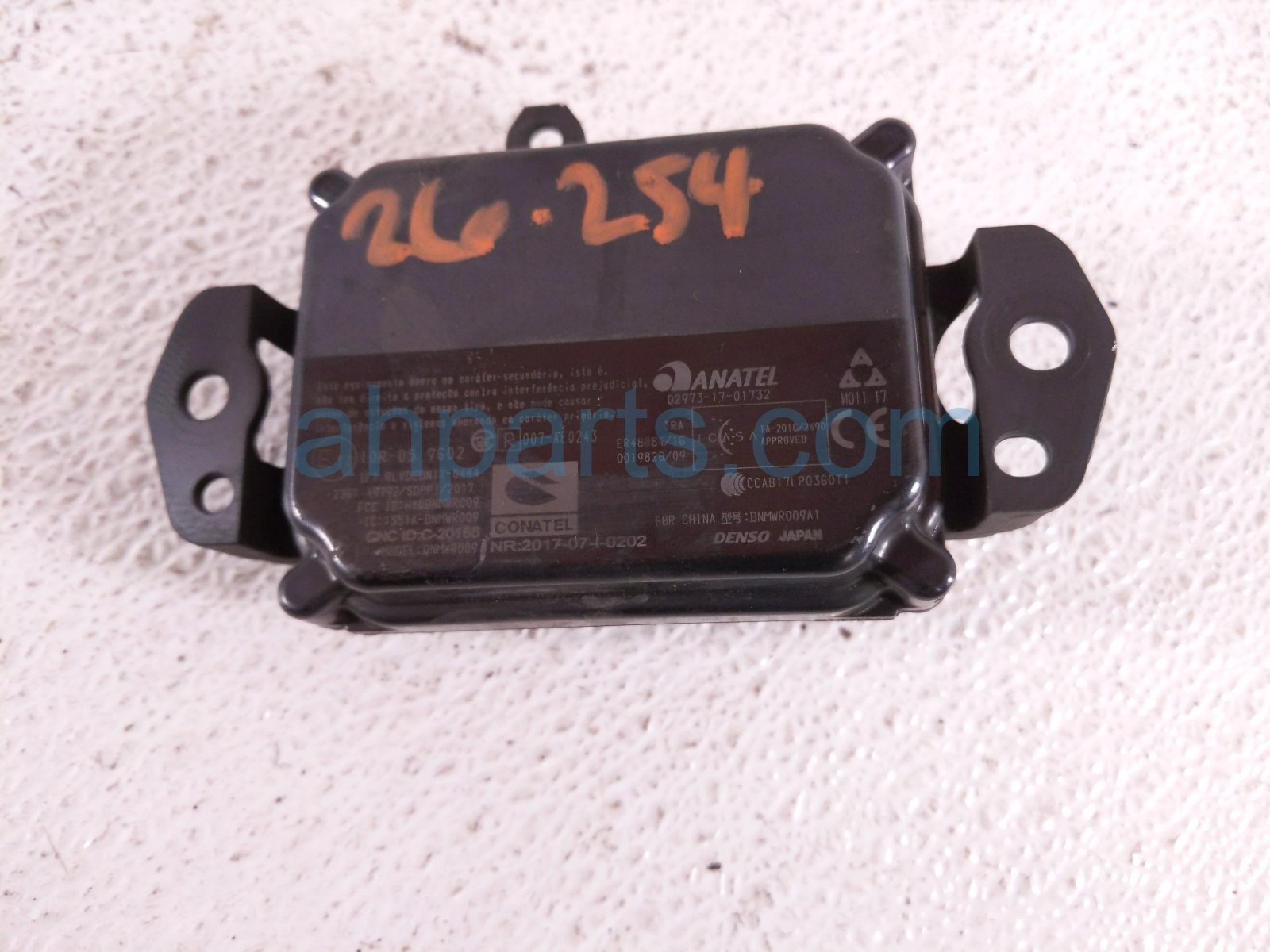 Toyota FRONT DISTANCE CRUISE RADAR UNIT