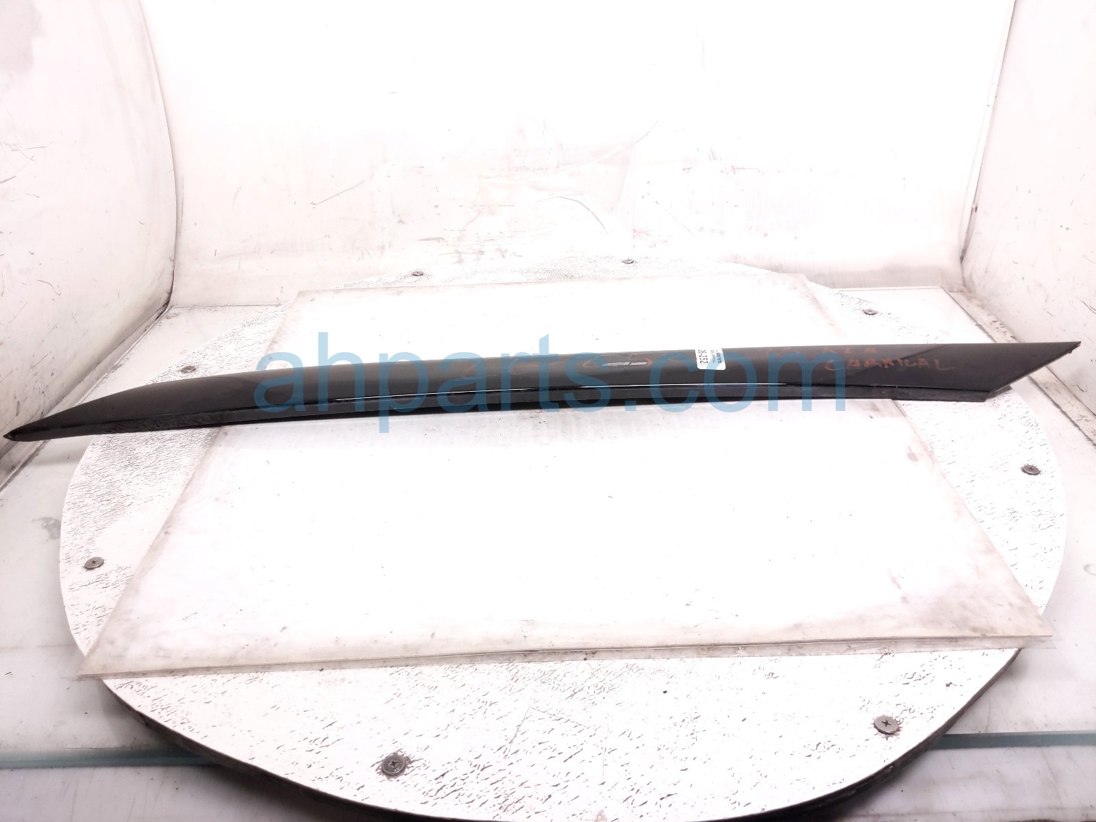 Front passenger OUTSIDE DOOR TRIM MOLDING