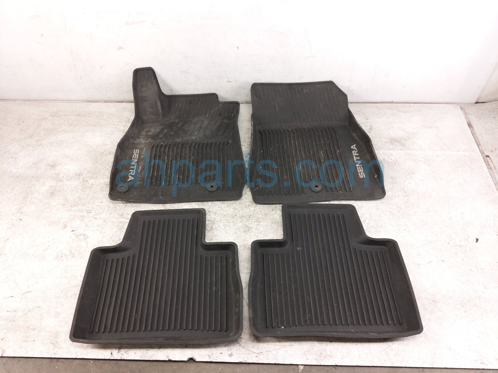 SET OF 4 ALL WEATHER FLOOR MATS-BLK