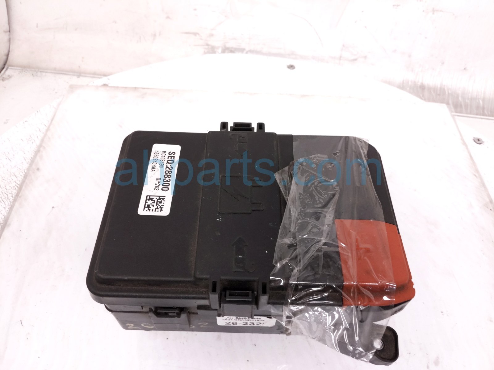 2024 Jeep Grand Cherokee Engine Room Fuse Box 3.6l 68602404AA Replacement 2024 Jeep Grand Cherokee Engine Room Fuse Box 3.6l 68602404AA Replacement thumbnail