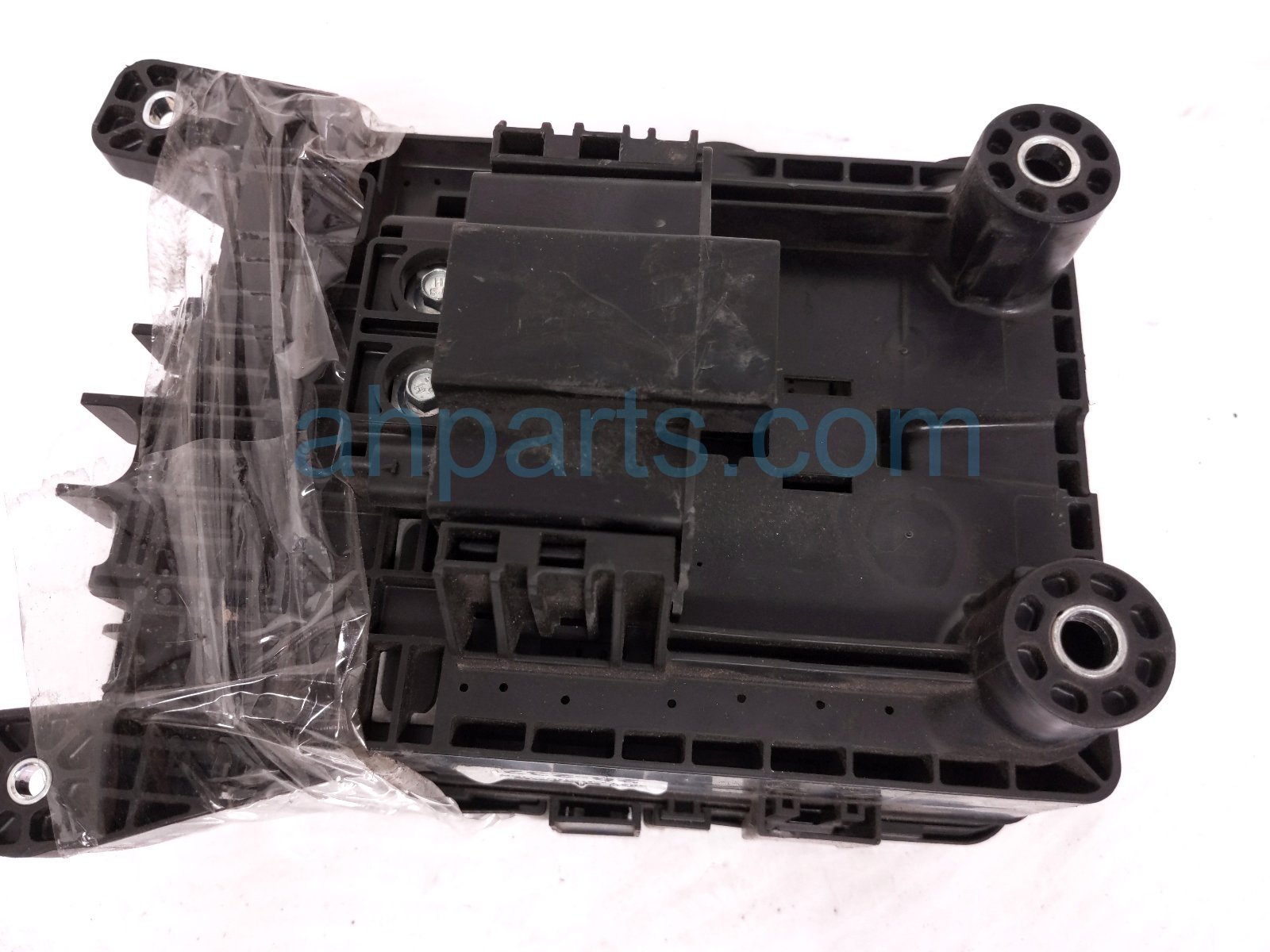 2024 Jeep Grand Cherokee Engine Room Fuse Box 3.6l 68602404AA Replacement 2024 Jeep Grand Cherokee Engine Room Fuse Box 3.6l 68602404AA Replacement thumbnail