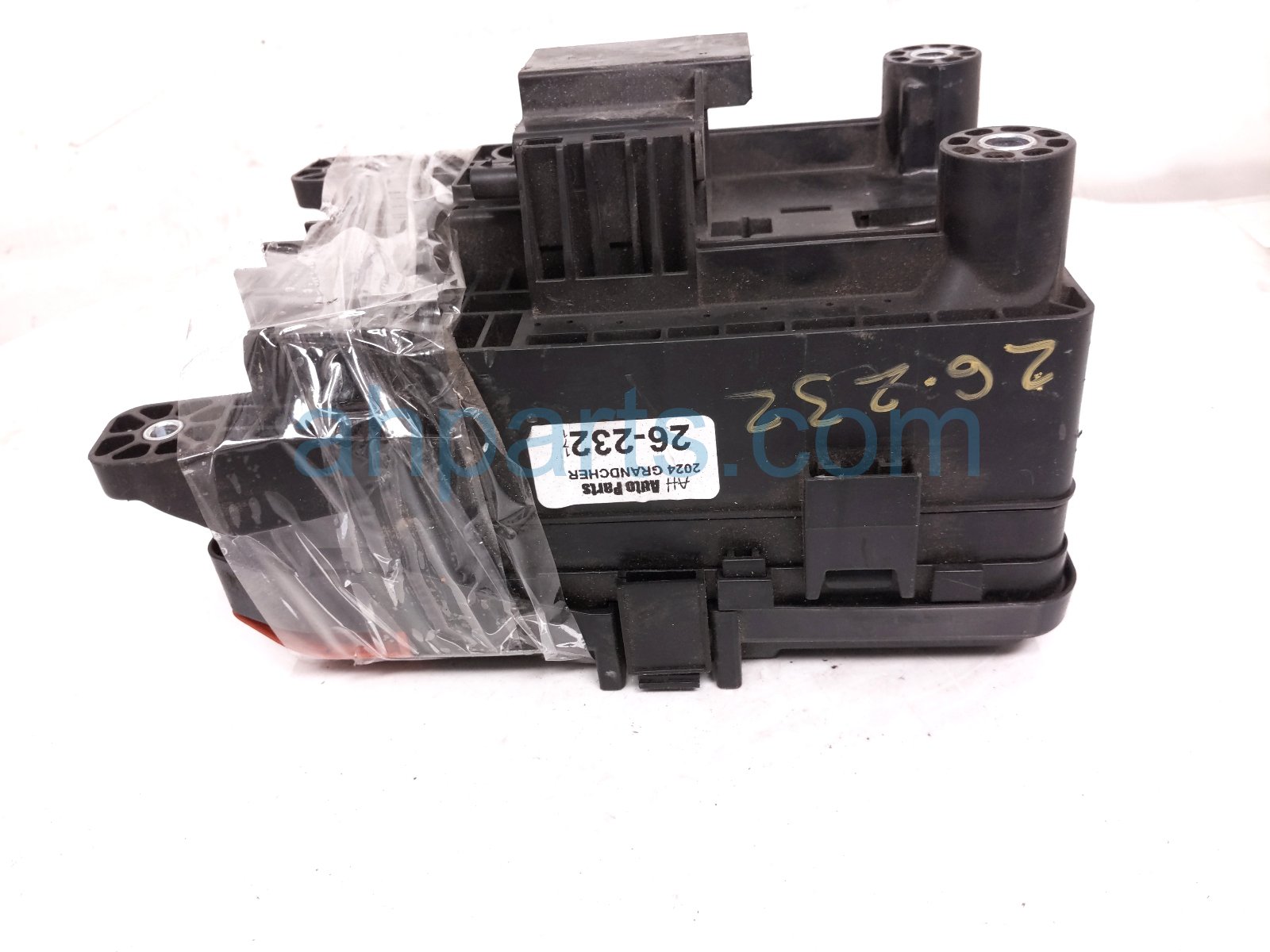 2024 Jeep Grand Cherokee Engine Room Fuse Box 3.6l 68602404AA Replacement 2024 Jeep Grand Cherokee Engine Room Fuse Box 3.6l 68602404AA Replacement thumbnail