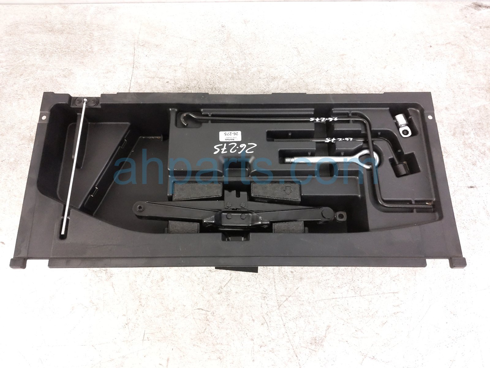 2006 Lexus Rx400h Spare Tire Tool Kit W/tray 09111 0W091 Replacement 2006 Lexus Rx400h Spare Tire Tool Kit W/tray 09111 0W091 Replacement thumbnail