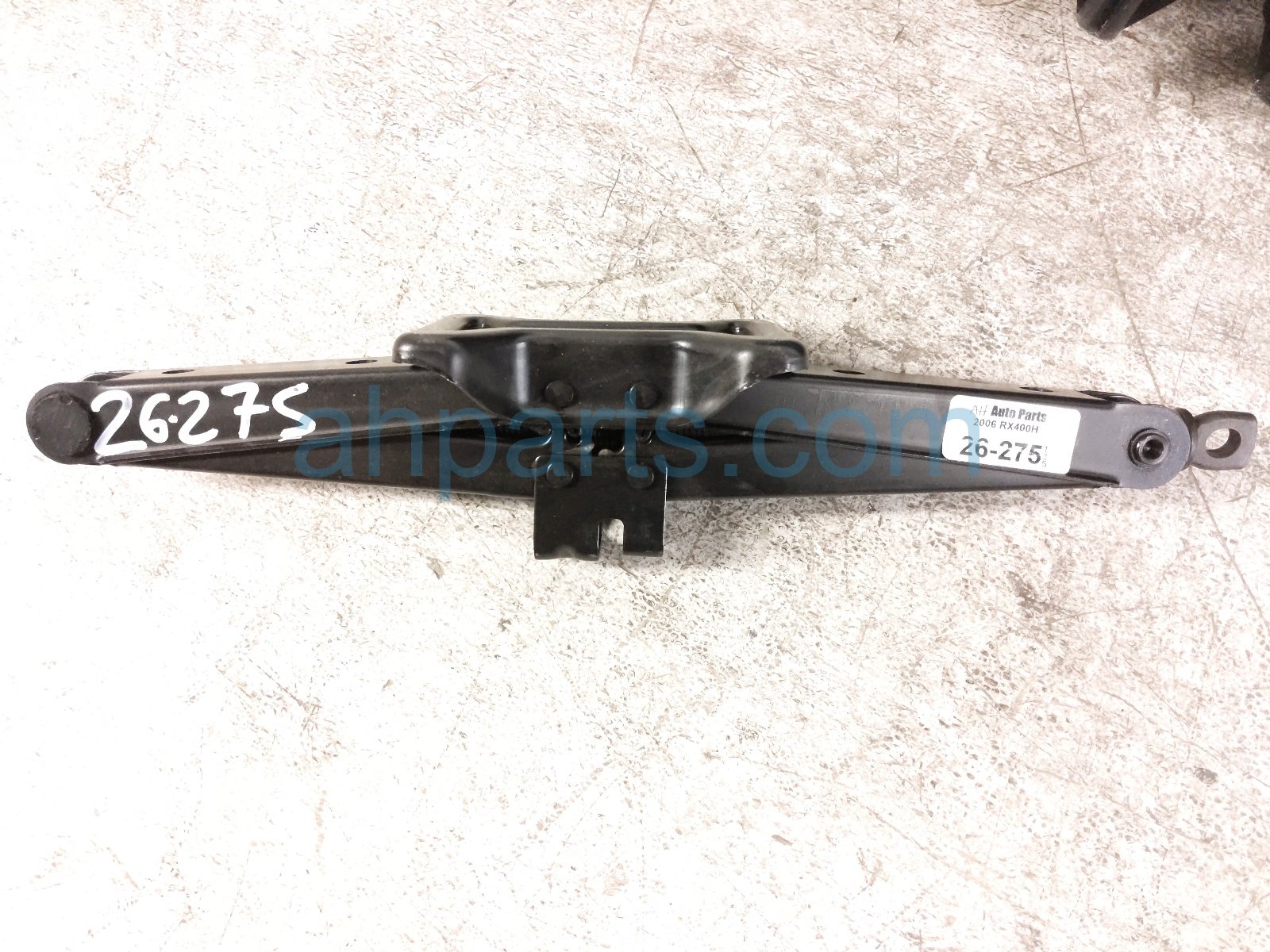 2006 Lexus Rx400h Spare Tire Tool Kit W/tray 09111 0W091 Replacement 2006 Lexus Rx400h Spare Tire Tool Kit W/tray 09111 0W091 Replacement thumbnail