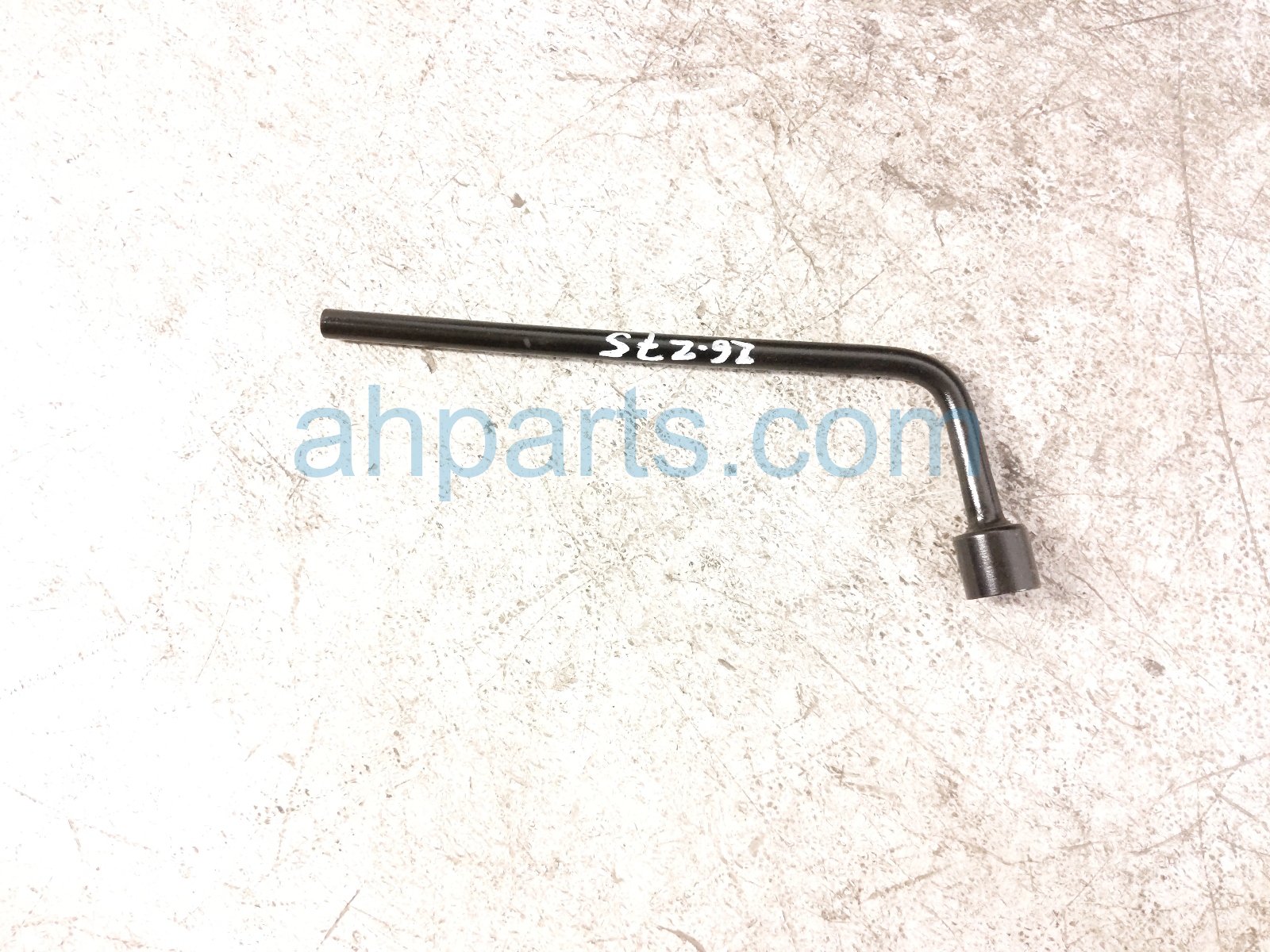 2006 Lexus Rx400h Spare Tire Tool Kit W/tray 09111 0W091 Replacement 2006 Lexus Rx400h Spare Tire Tool Kit W/tray 09111 0W091 Replacement thumbnail